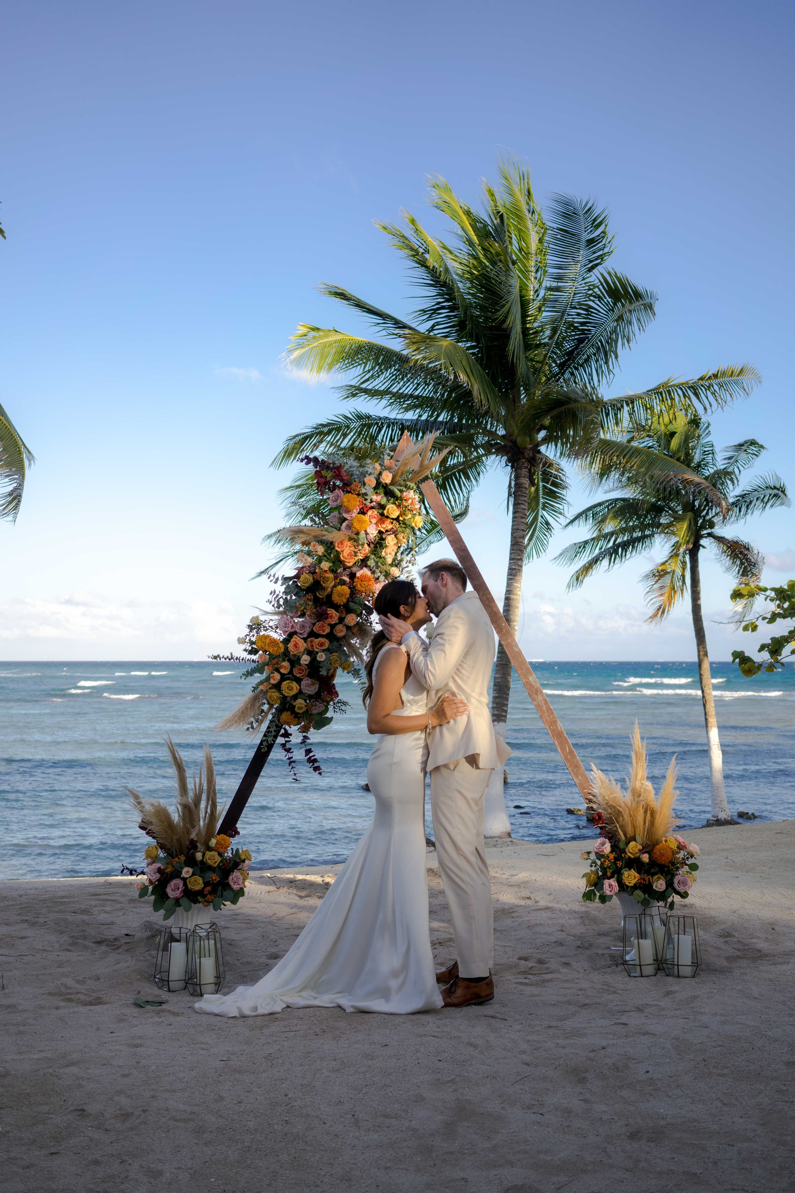 Wedding Photo Cancun. Alfredo Vazquez Wedding Films & Photography | Mexico & Destination Weddings