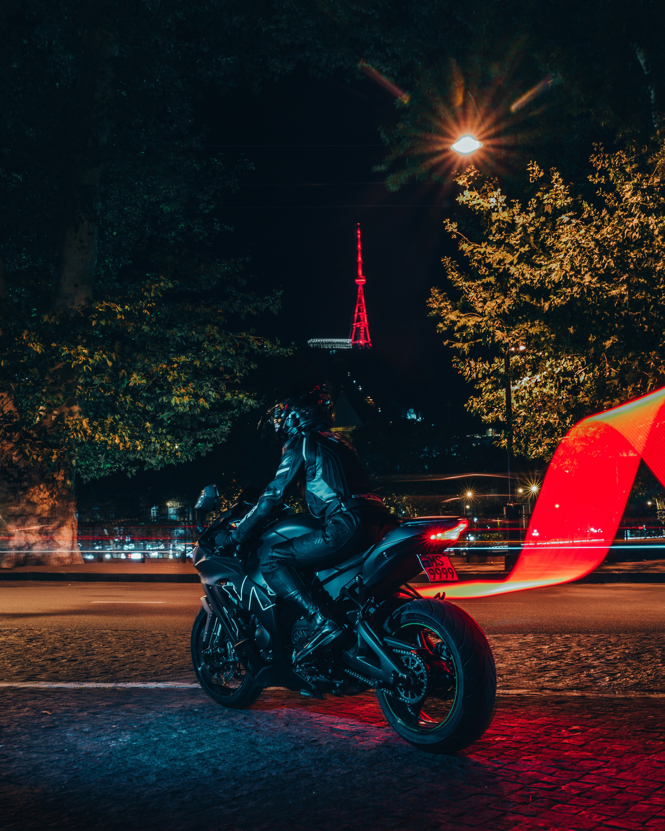 G E O R G E. Bspander