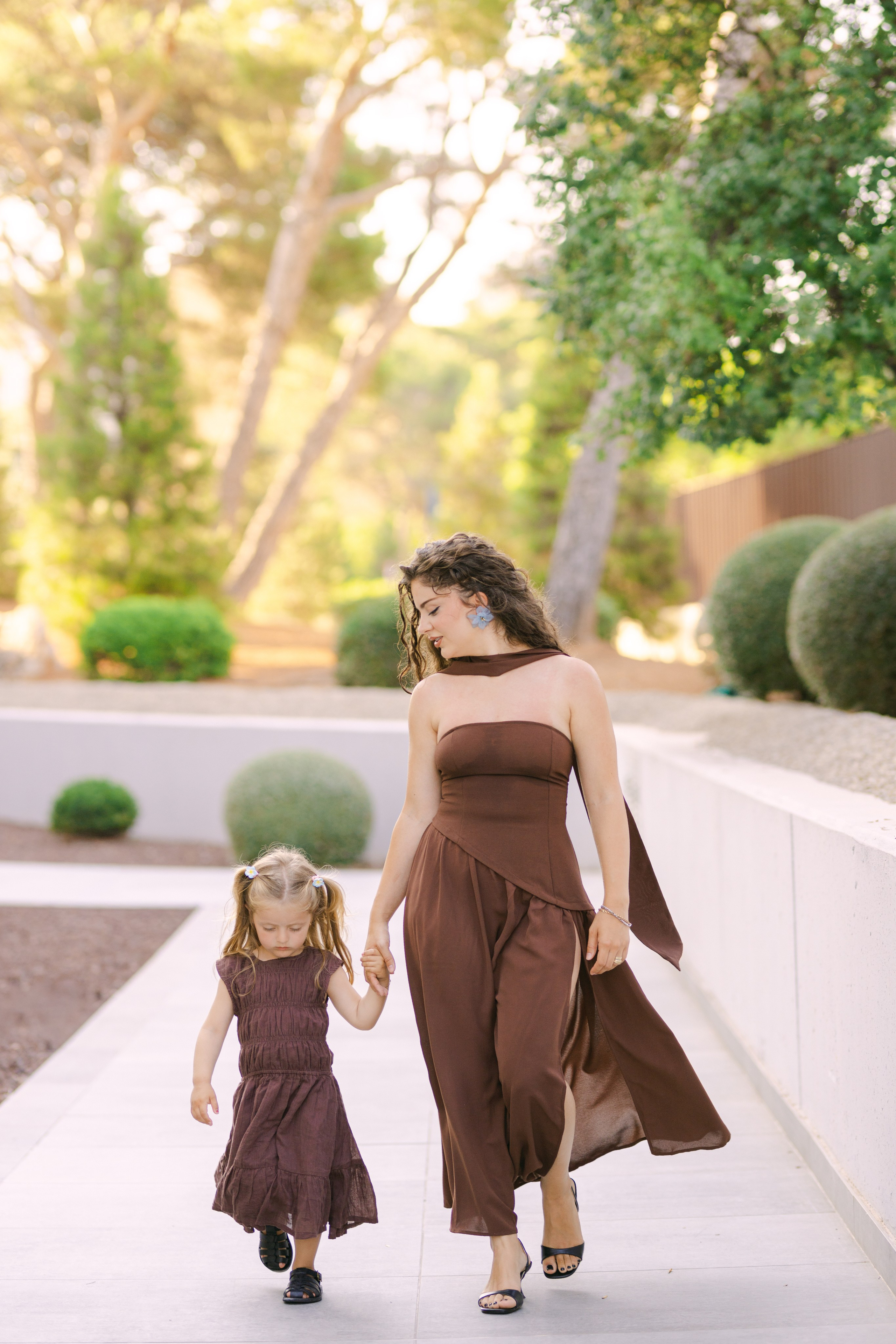 Family Photoshoot Mallorca Arenal — Natural Lifestyle Photography. Photographer in Mallorca