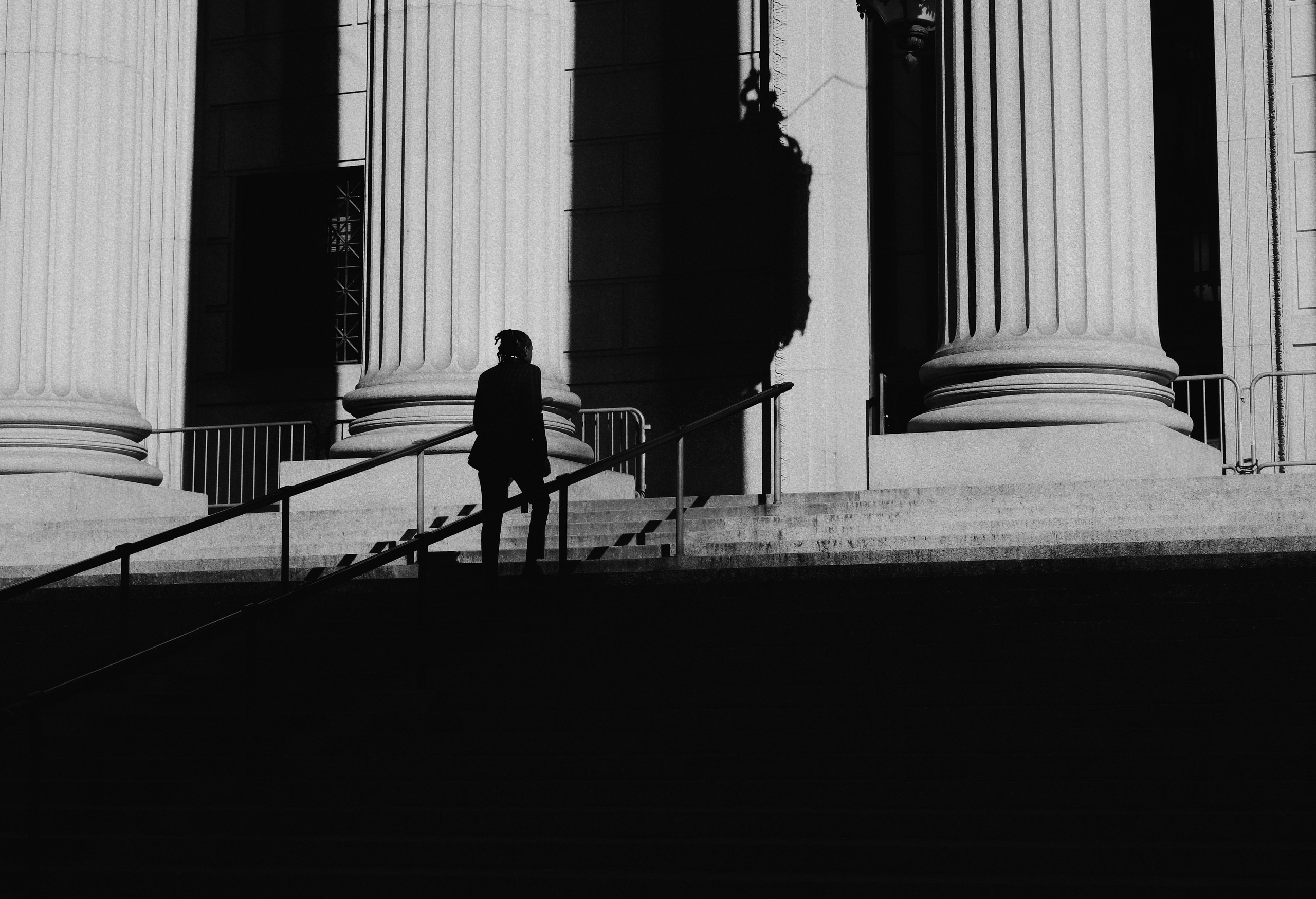 B&W Street. Il-kin.com