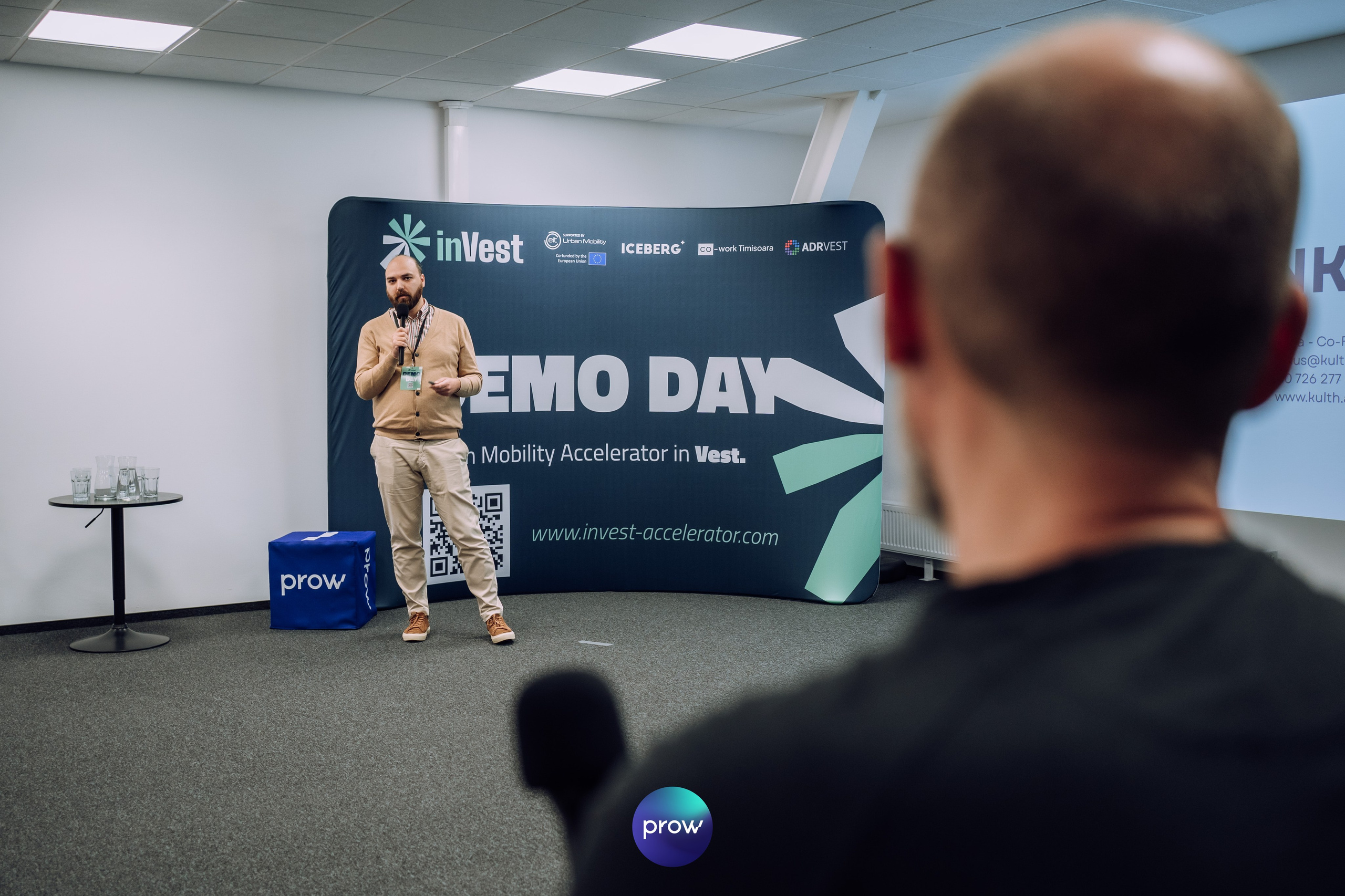 InVest DemoDay @ Cowork. Cozac Cristian Photographer