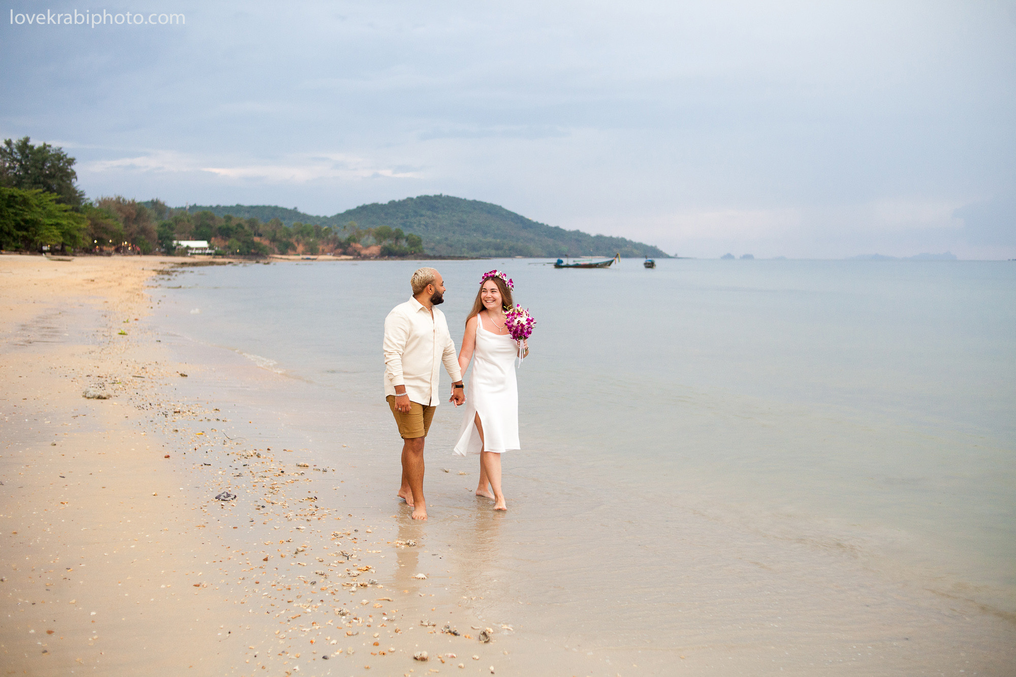 klong muang beach, krabi photographer, thailand wedding, krabi flora, aonang bouquet delivery, bridal bouquet, honeymoon, prewedding