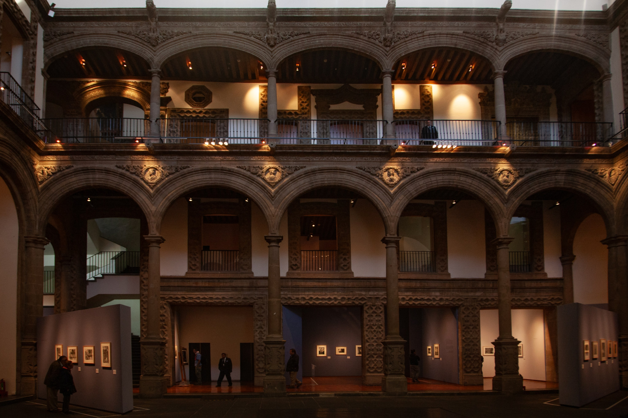 EXHIBITION. Lero Photographer and a set designer|individual custom portrait and advertising photography in Zutphen