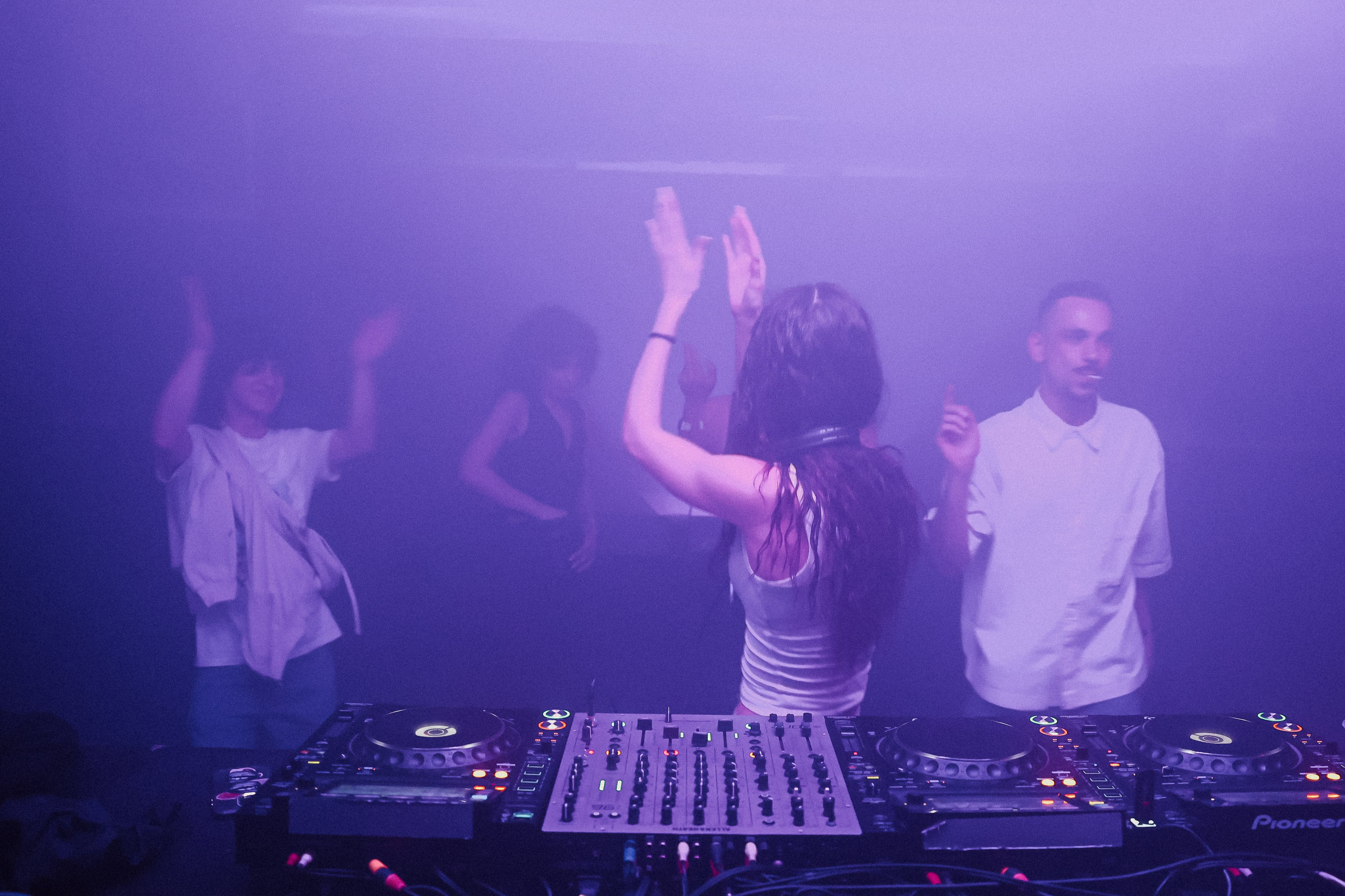 Event reportage (WHATISGOINGON x HOW). Asmikiam