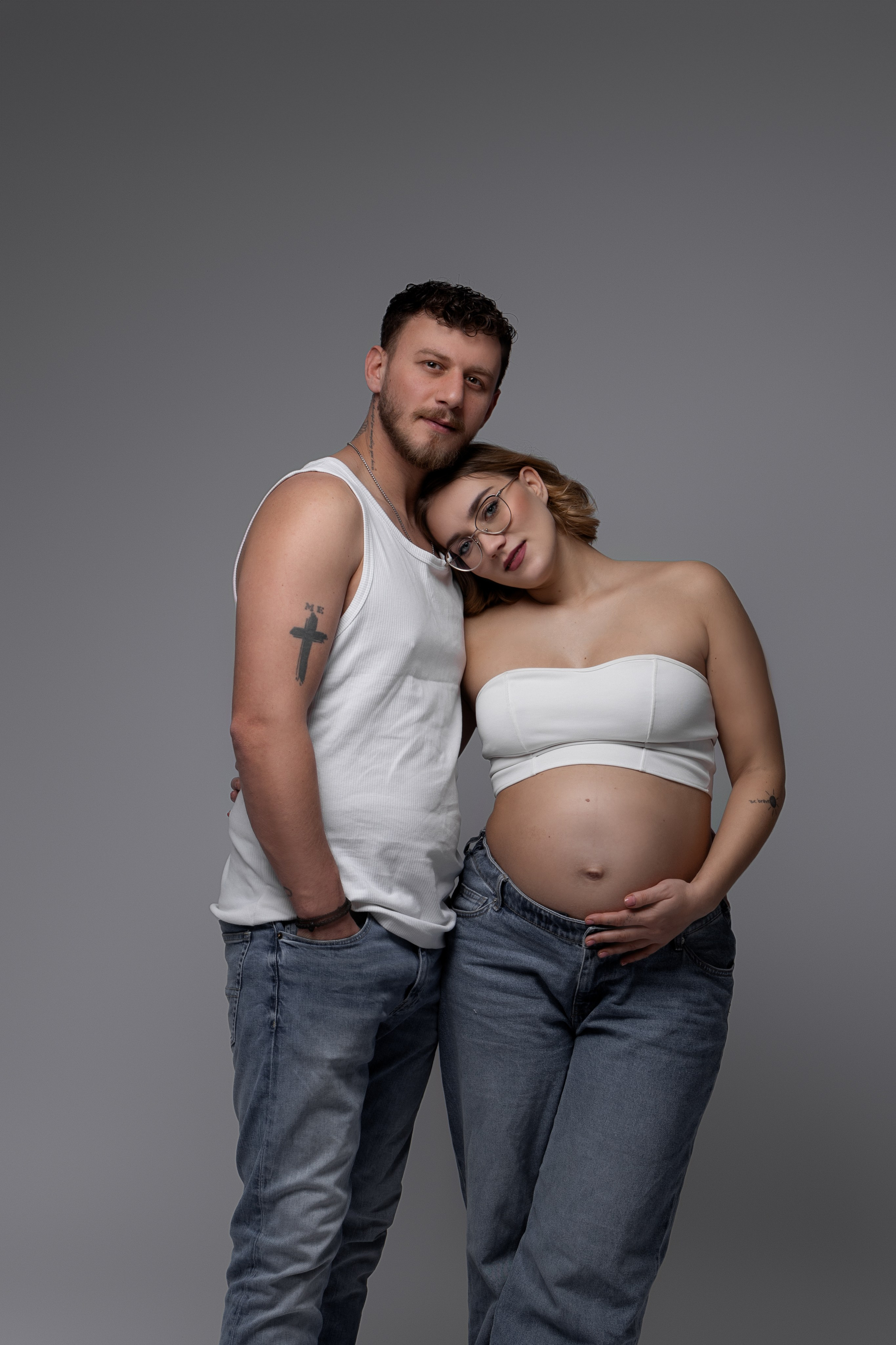 Babybauchshooting im Studio. Fotografin Heidenheim / Newborn, Babybauch & Familie - Nadine Schmalz