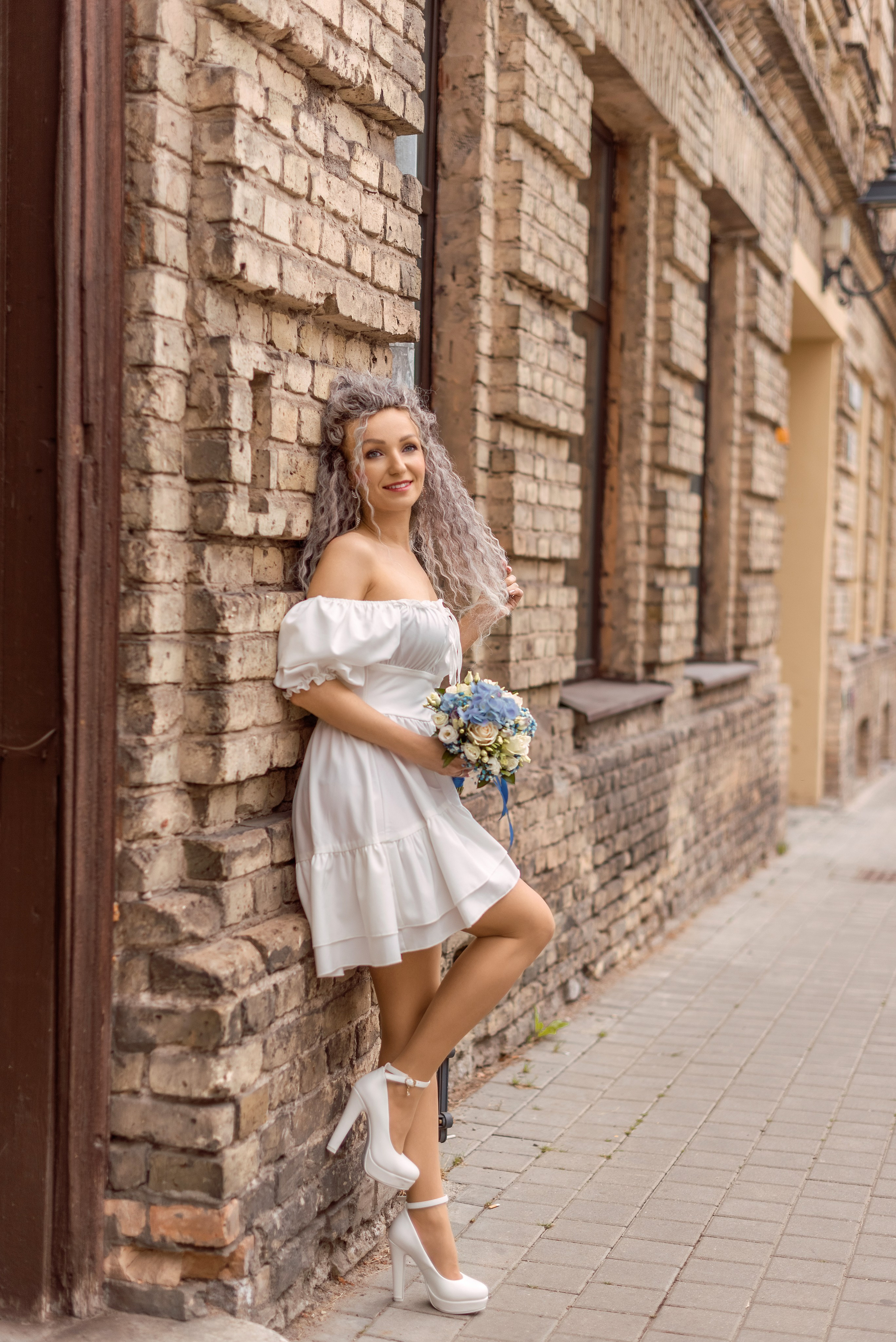 Свадебная прогулка по значимым местам Вильнюса. Семейный фотограф и фотограф новорожденных в Вильнюсе Ирина Беленкевич