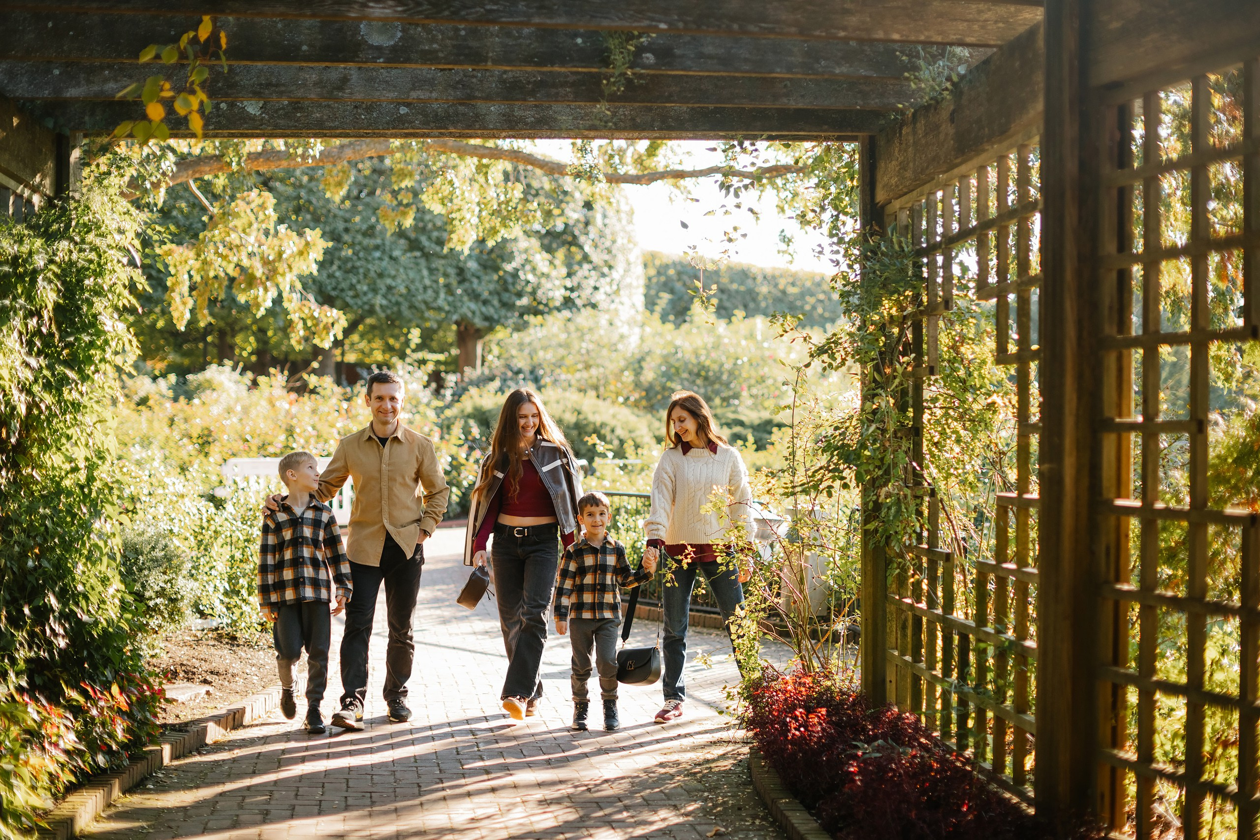 10.26.25 Family Photoshoot. Wedding family event photographer in Chicago Nick Yushevich
