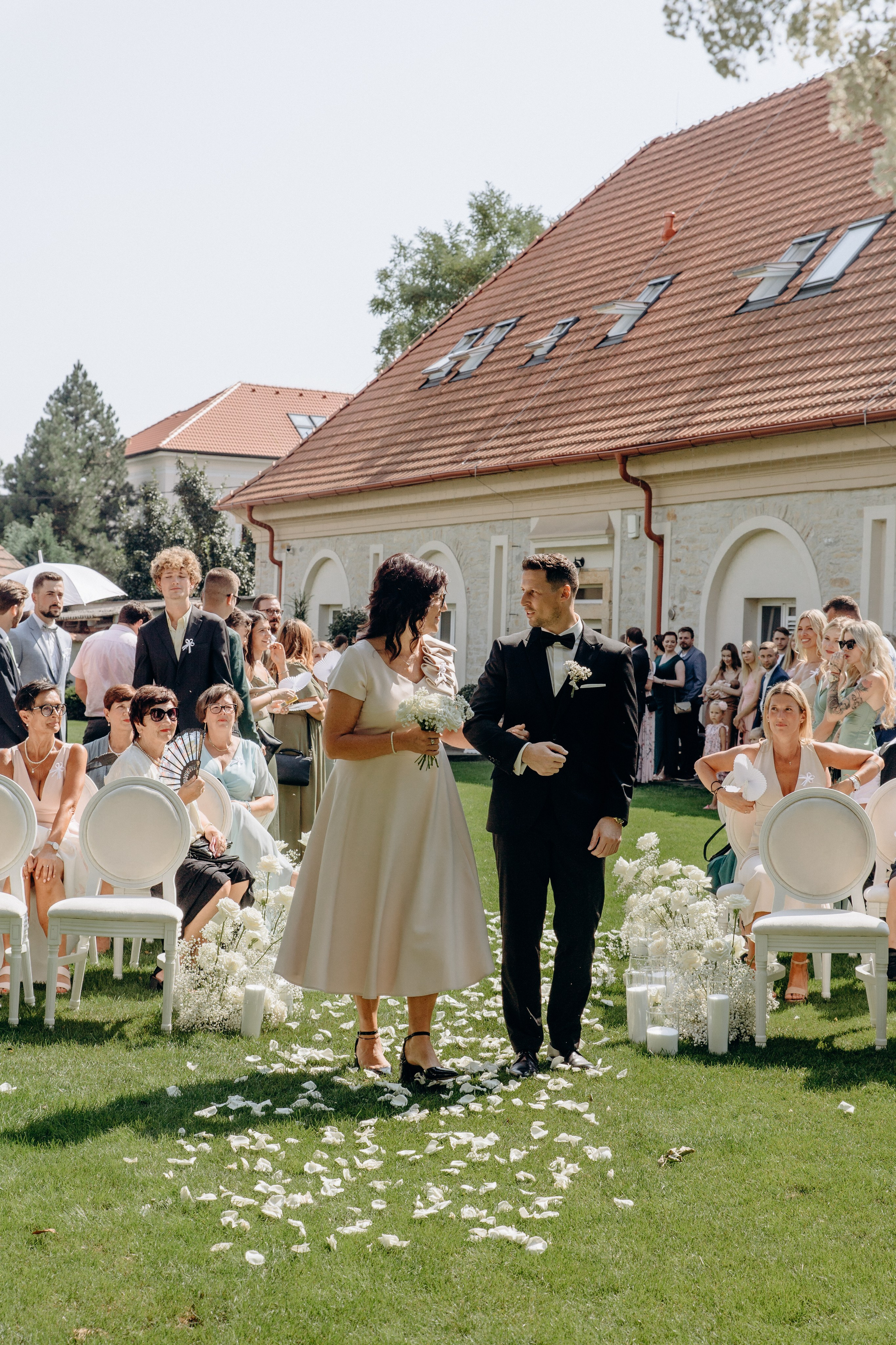 Wedding moments at Na Kmine