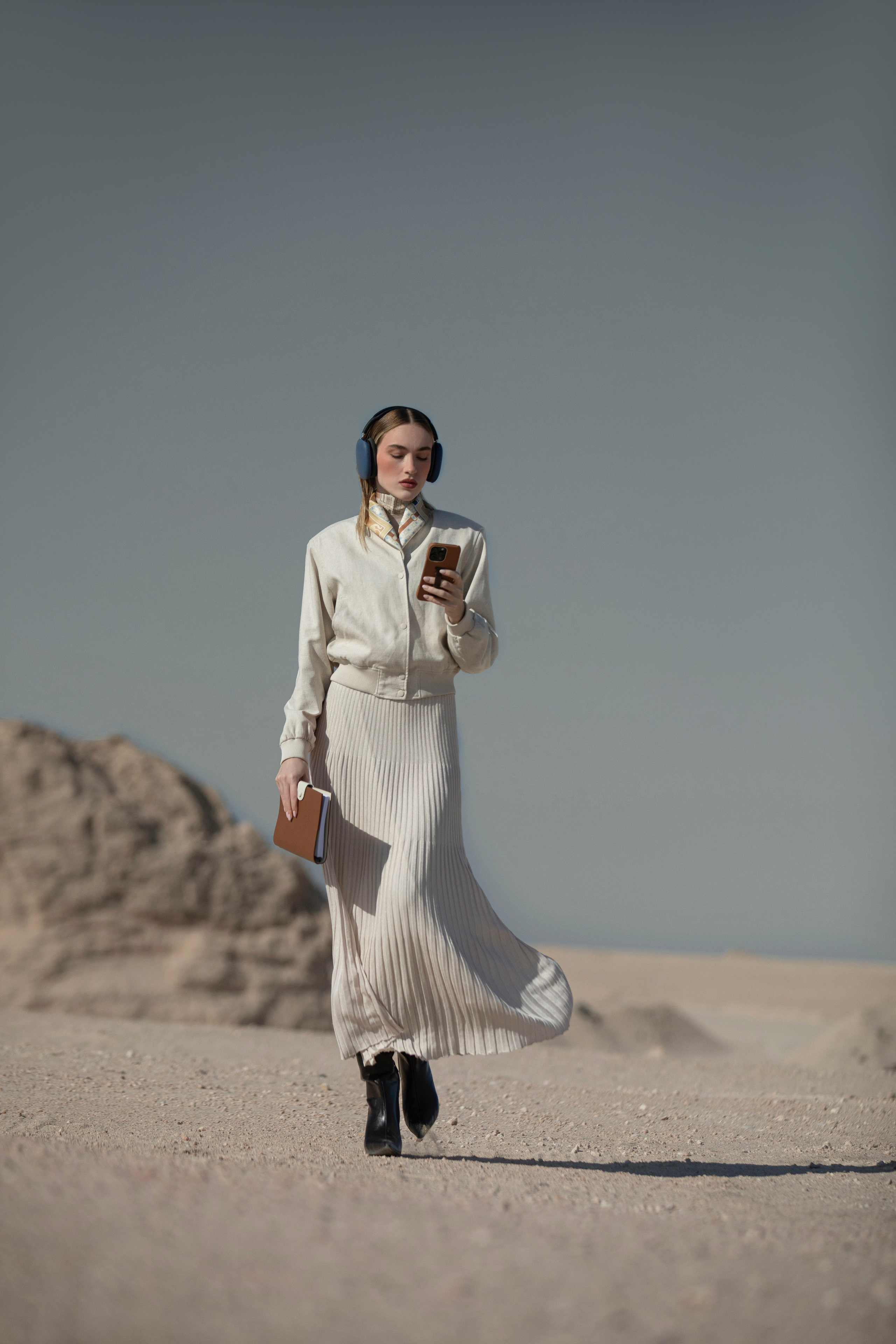 Editorial Fashion Outside. InHype Studio