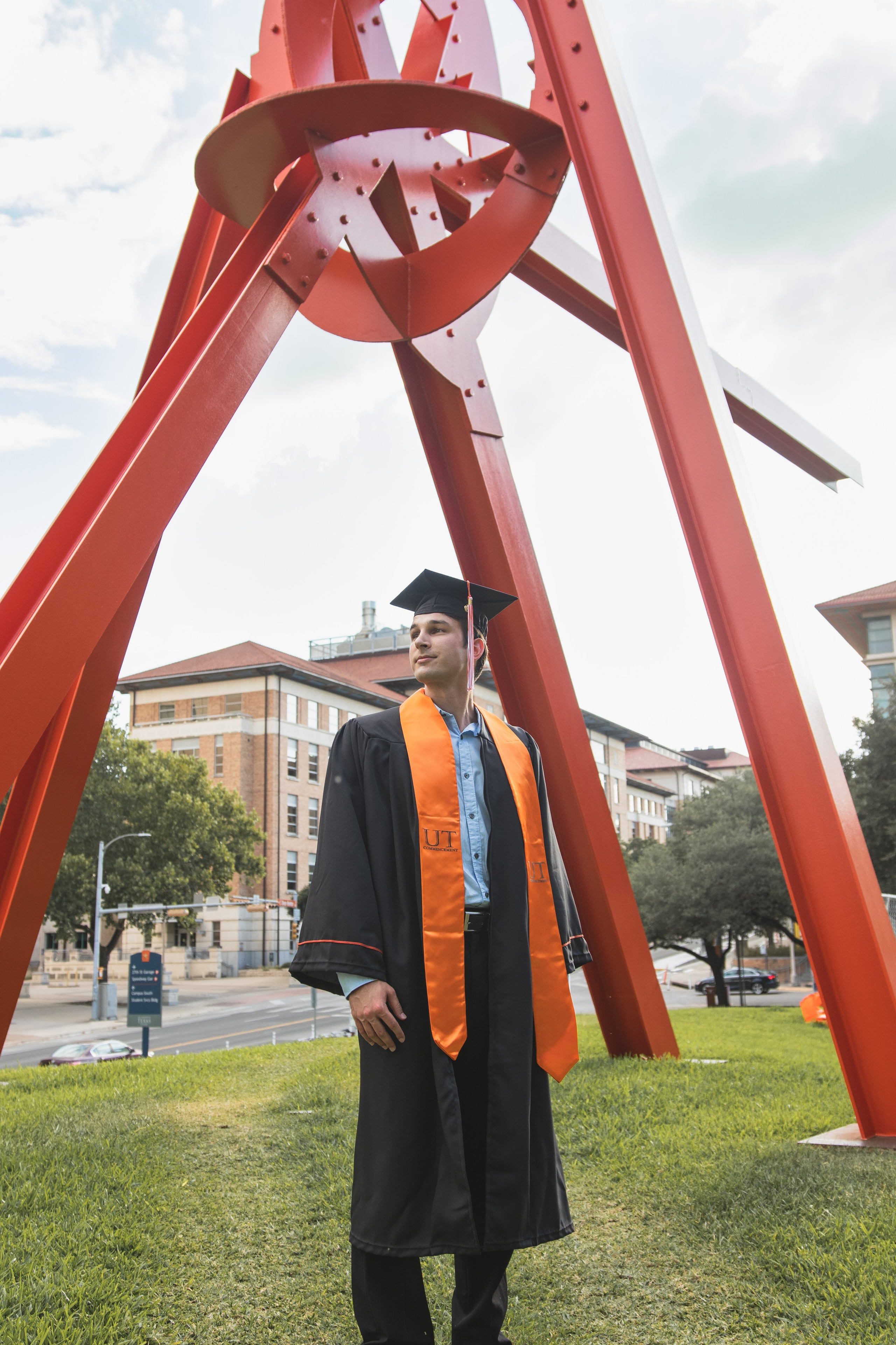 Group senior photoshoot at the University of Texas Austin