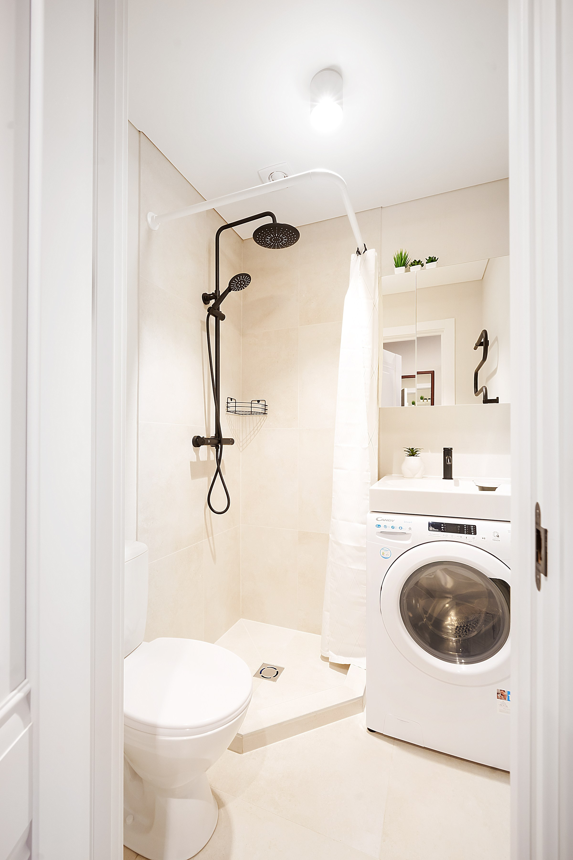 Birželio g. 9. Elina Sapiega fotografė Vilniuje