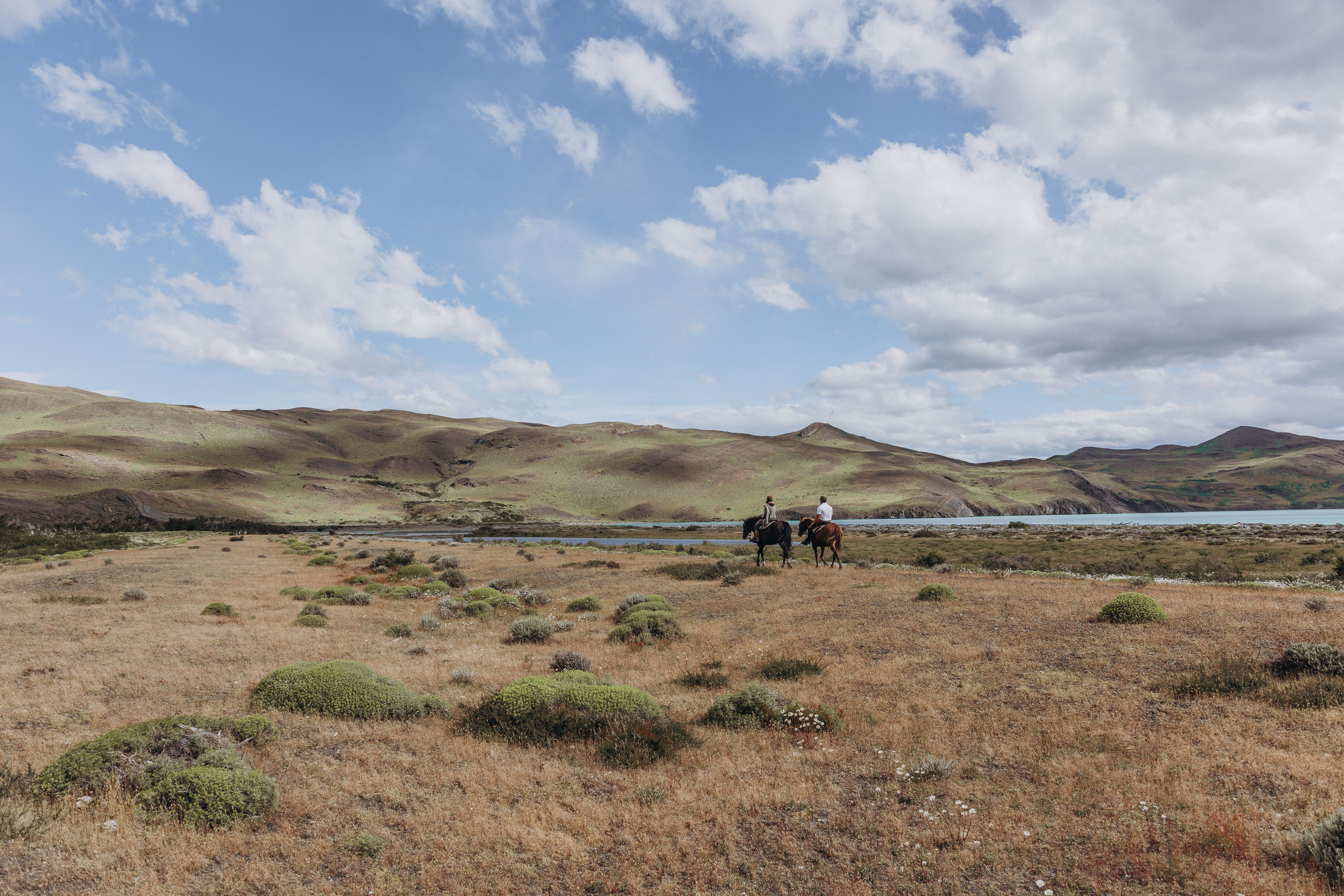T+C. Elopement in Patagonia. Fotógrafa familiar Santiago y Chile Anna Almazova