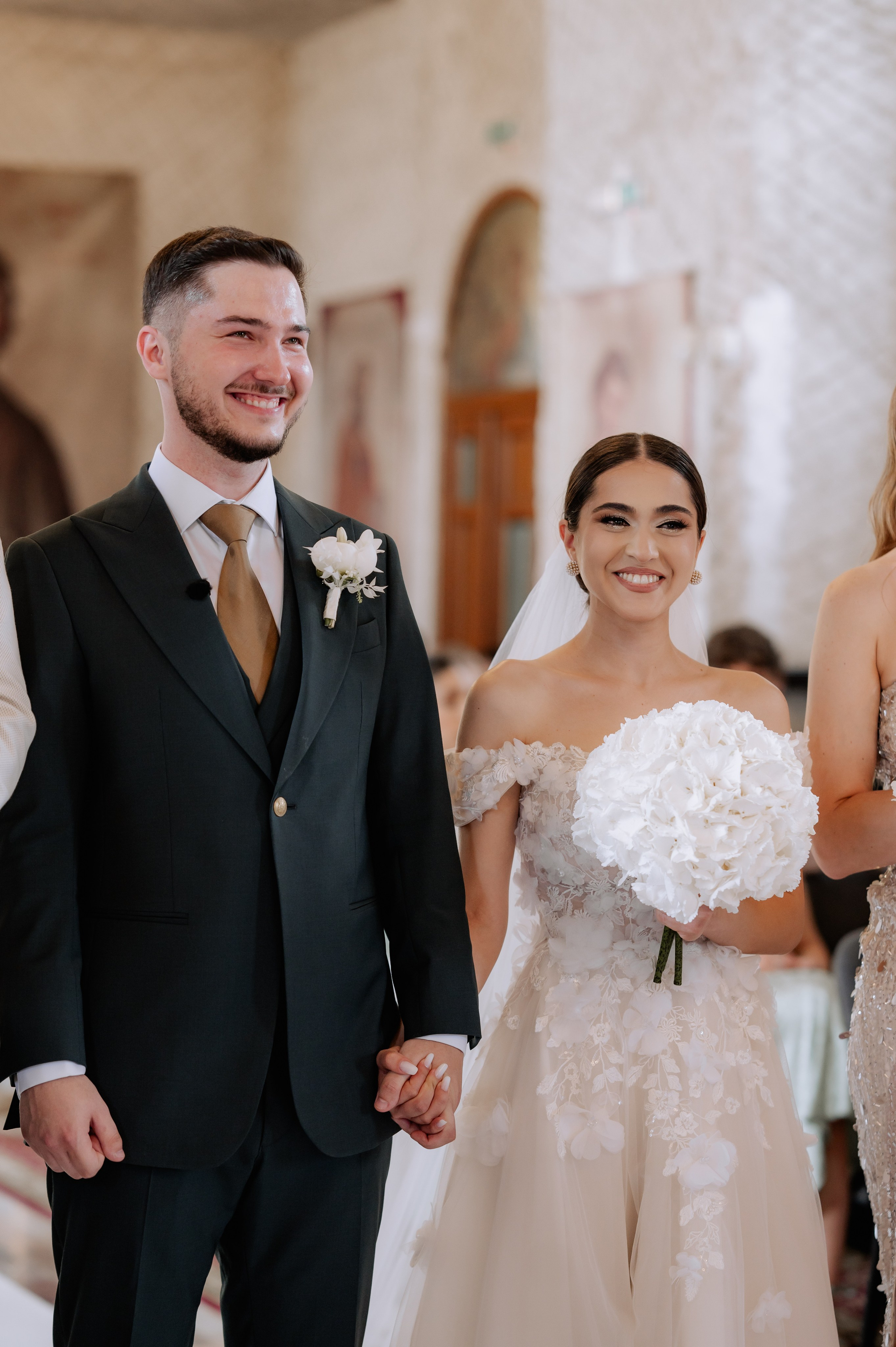 Nunta la Hotel Capitol Iasi. Proud Vision Weddings | Wedding Photography & Film — Servicii profesionale Foto Video Nunta Iasi