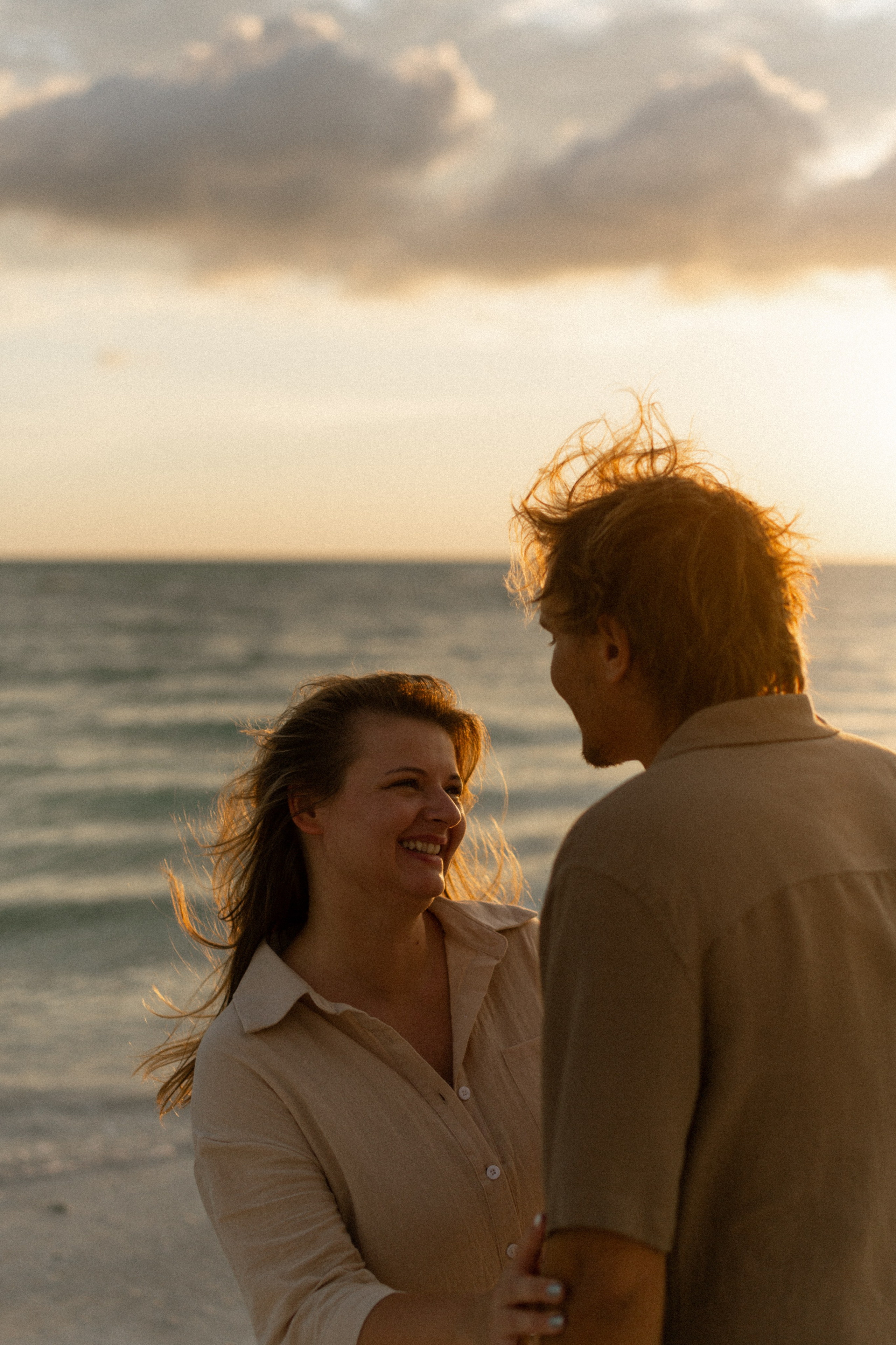 Olya & Misha. Ocean. Photographer Vladmir Gladkov