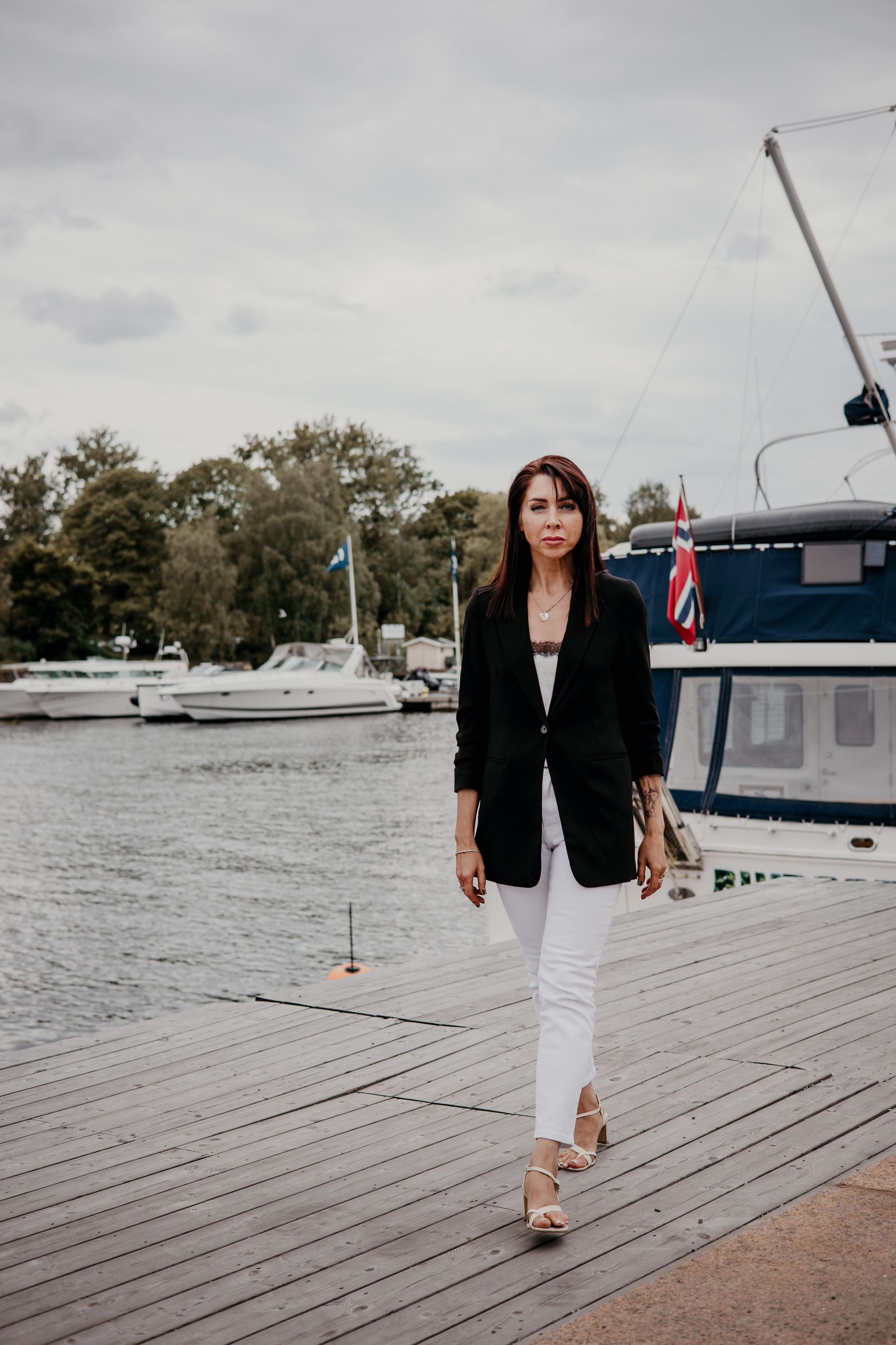 A walk along the seafront. Iryna Zhyvora | Photographer | Stockholm