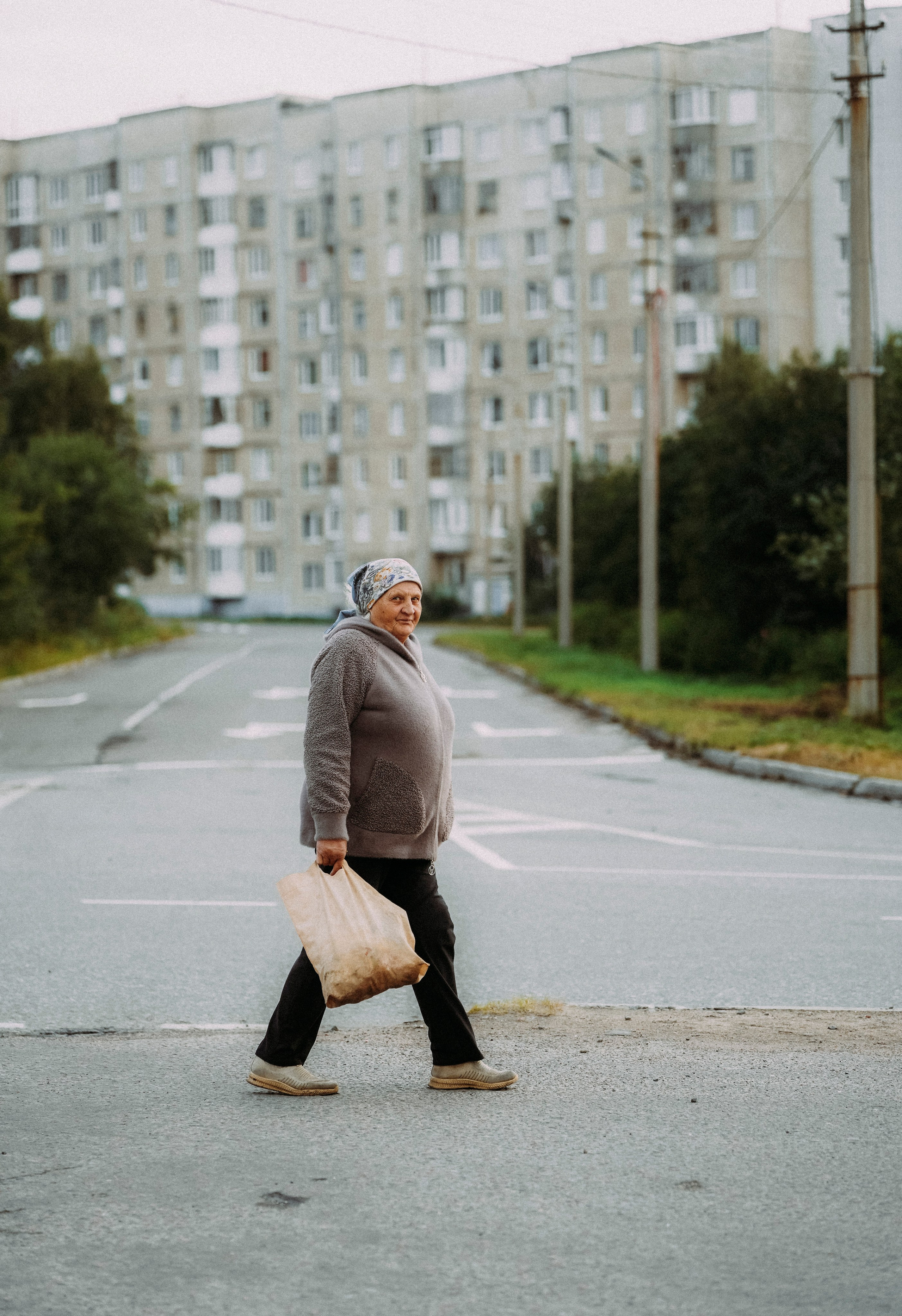 2024. Стрит-фотография, полная абсурда, идиотизма и красоты