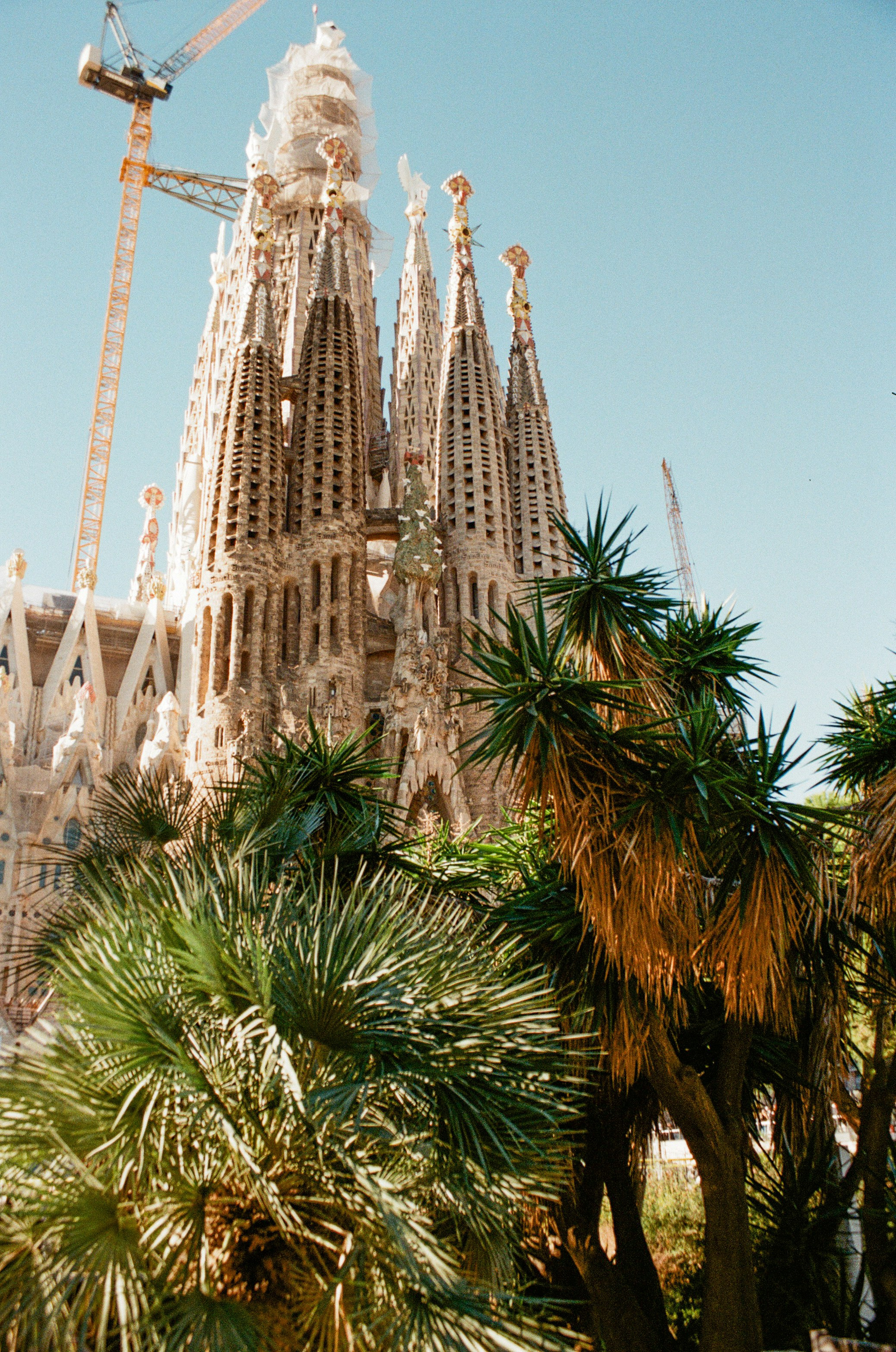 Barcelona — Light, Rhythm and Architecture. Wedding Stories — Professional Wedding Photography & Videography in Germany, Italy, Spain & all across Europe