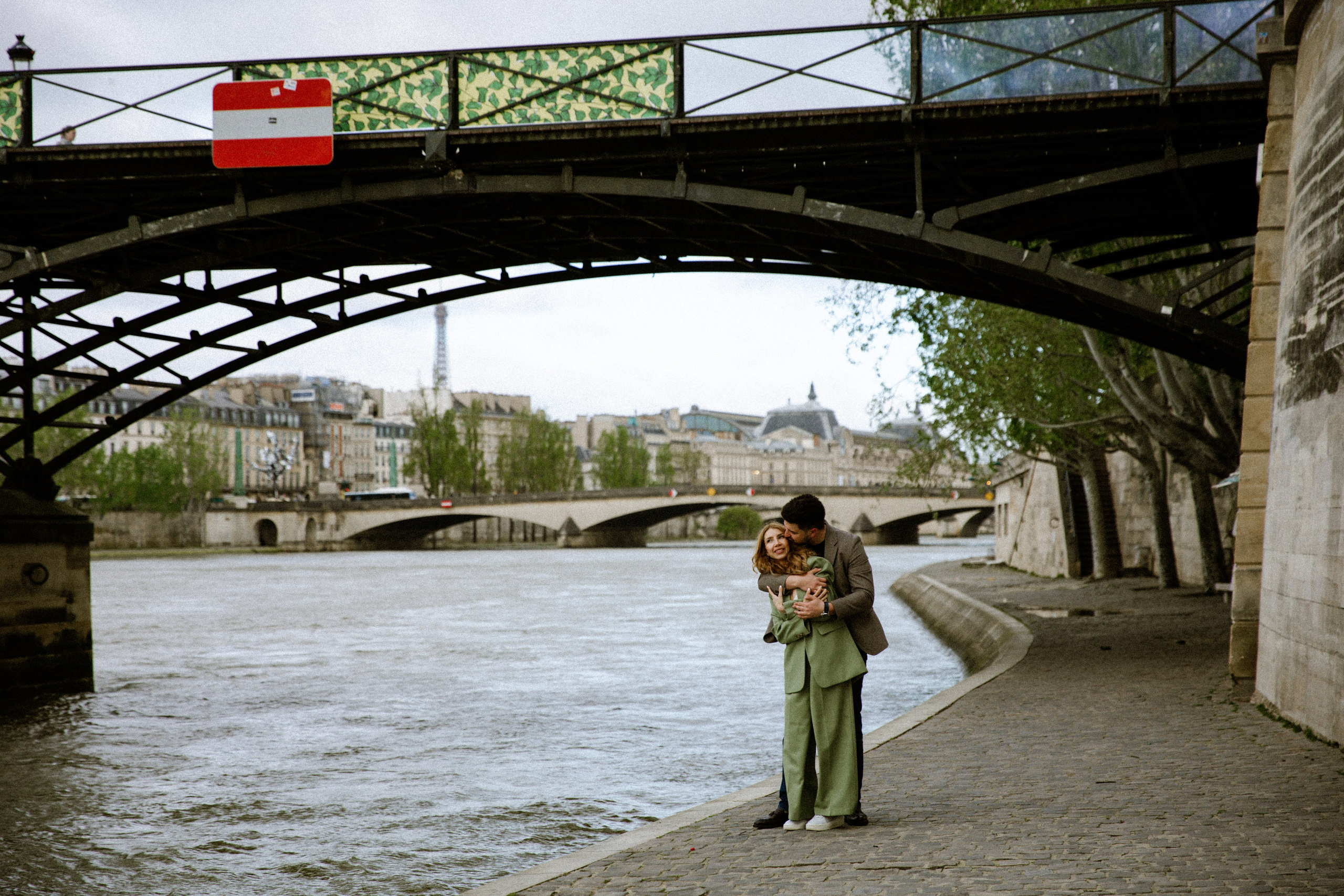 Couple Photo Walk in Paris — Romantic Lifestyle Photography. Paris Wedding Photographer