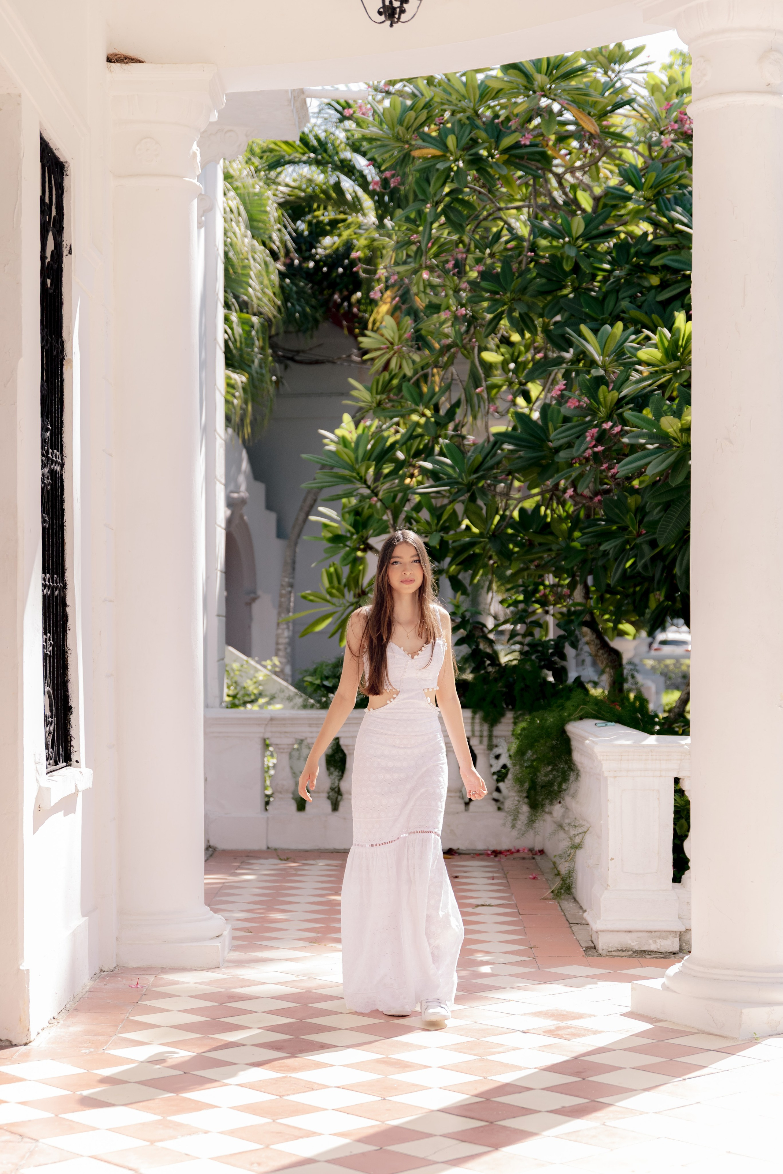 Sesión fotográfica quinceañera en exteriores verdes profesional fotografía BanderArt Colombia