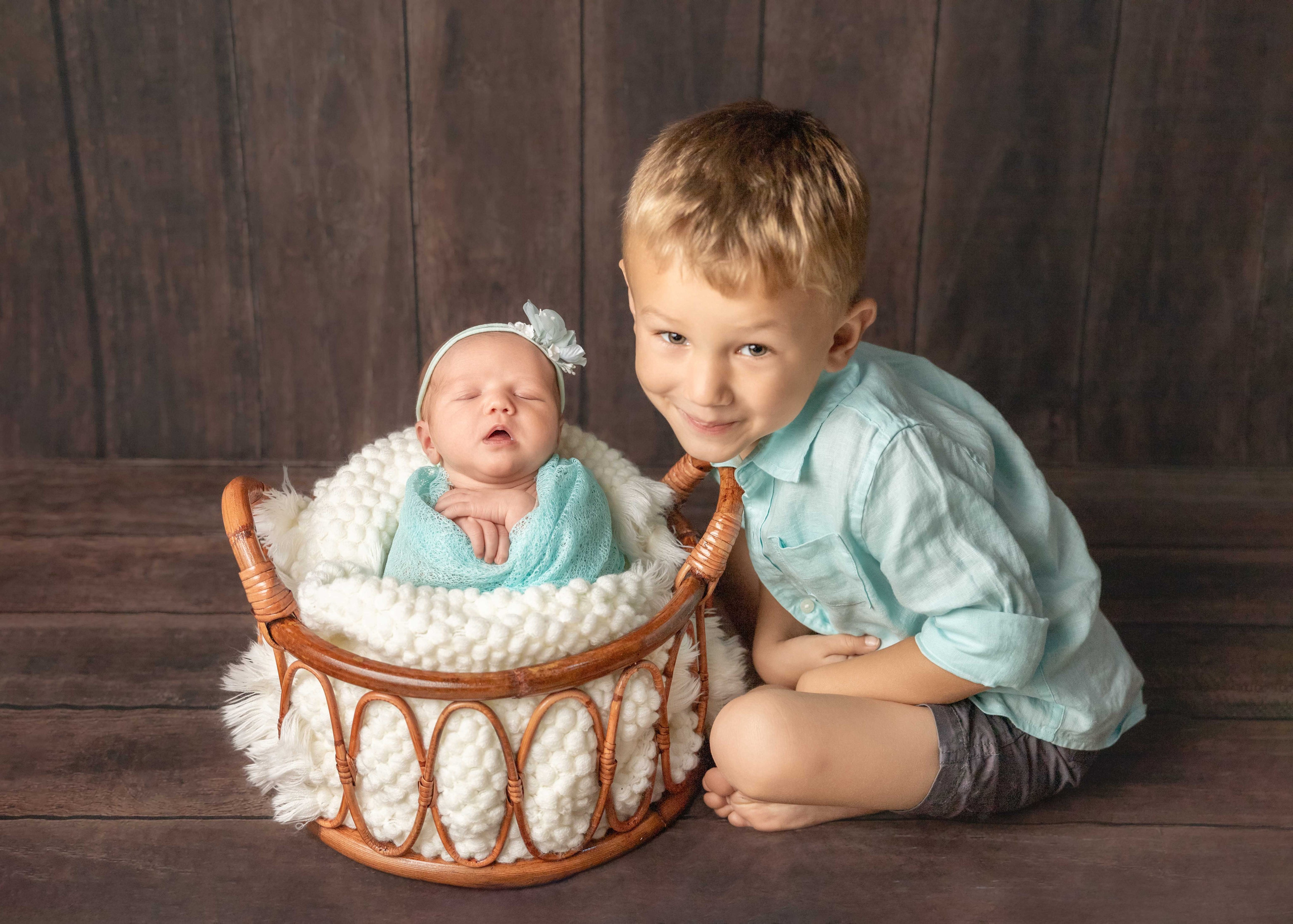 Newborn photos. Newborn photographer in Tampa Bay Area, FL