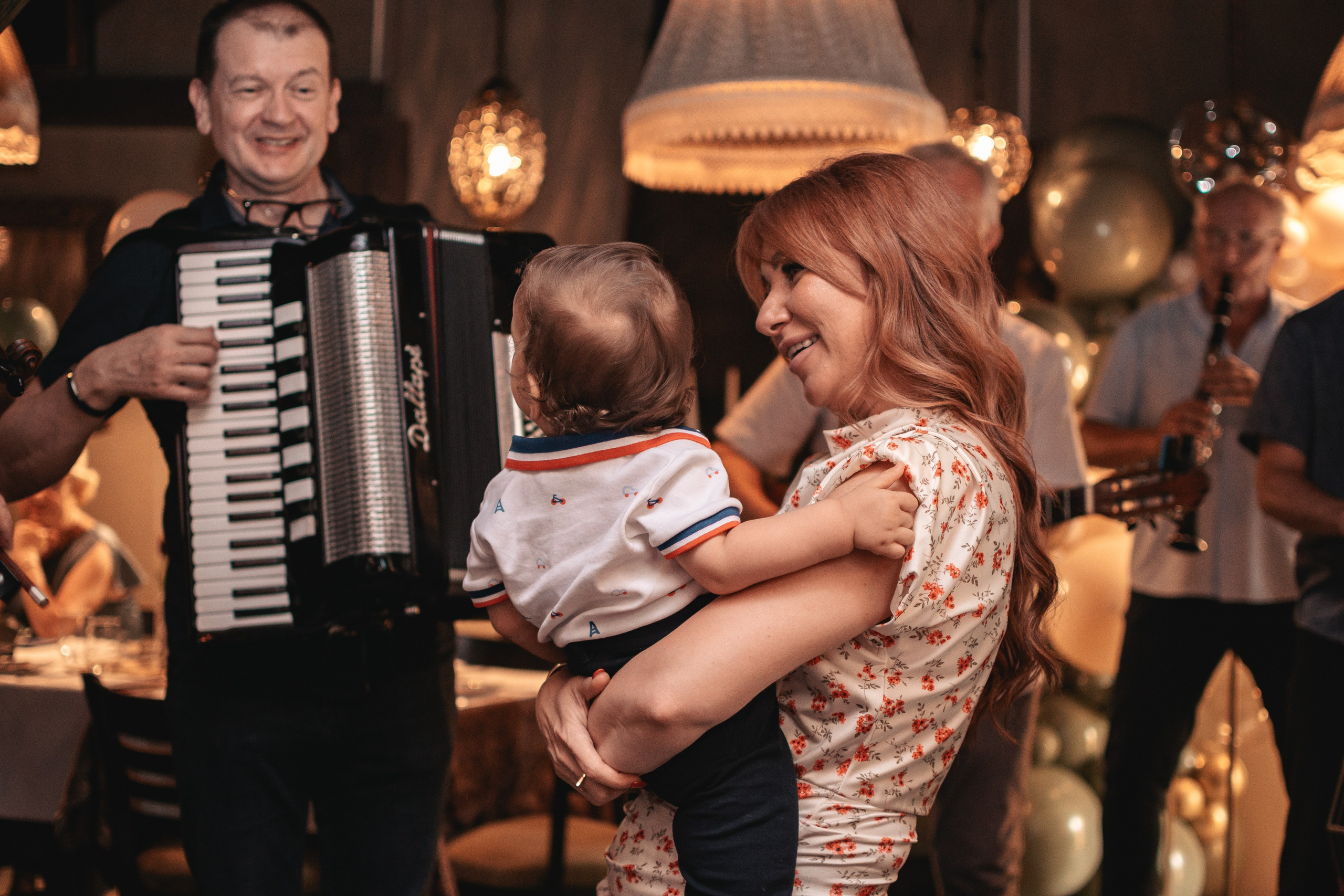 Lazar, krštenje i rođendan. BambinaaPhotography