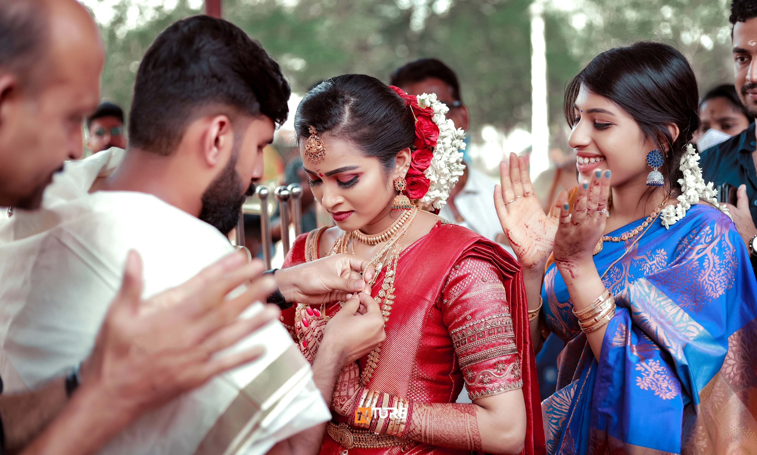 PHOTOS. NTURE WEDDING