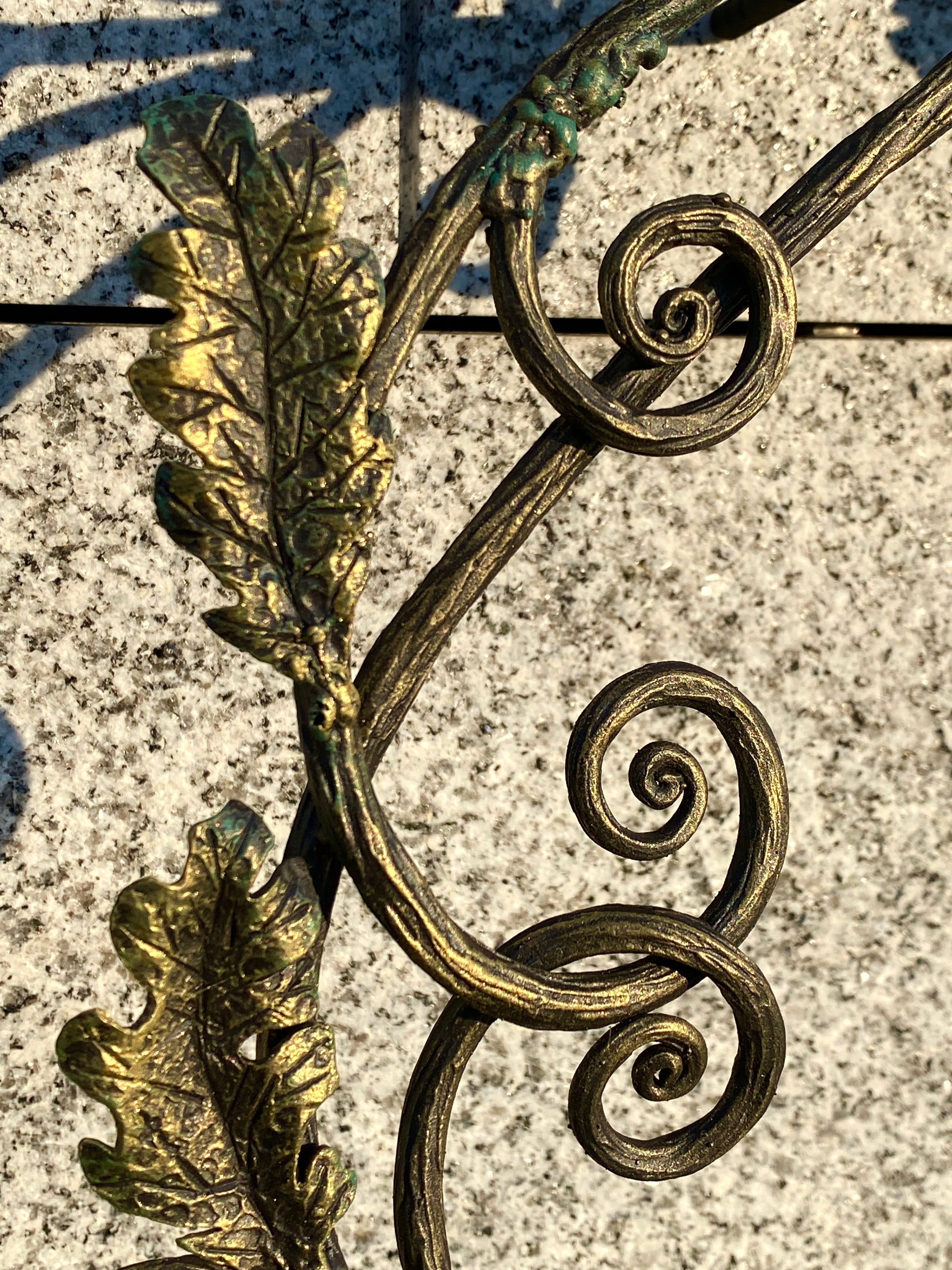 Вместилище Капсул с частичками земли с воинских захоронений. Скульптор кузнец Мария Тарлецкая