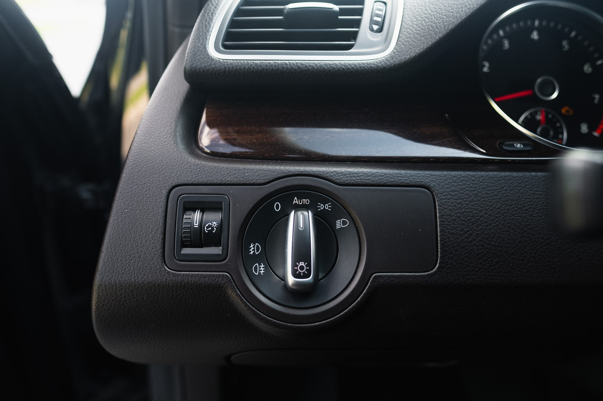 VW passat. LOHA VISUALS — AUTOMOTIVE PHOTOGRAPHY