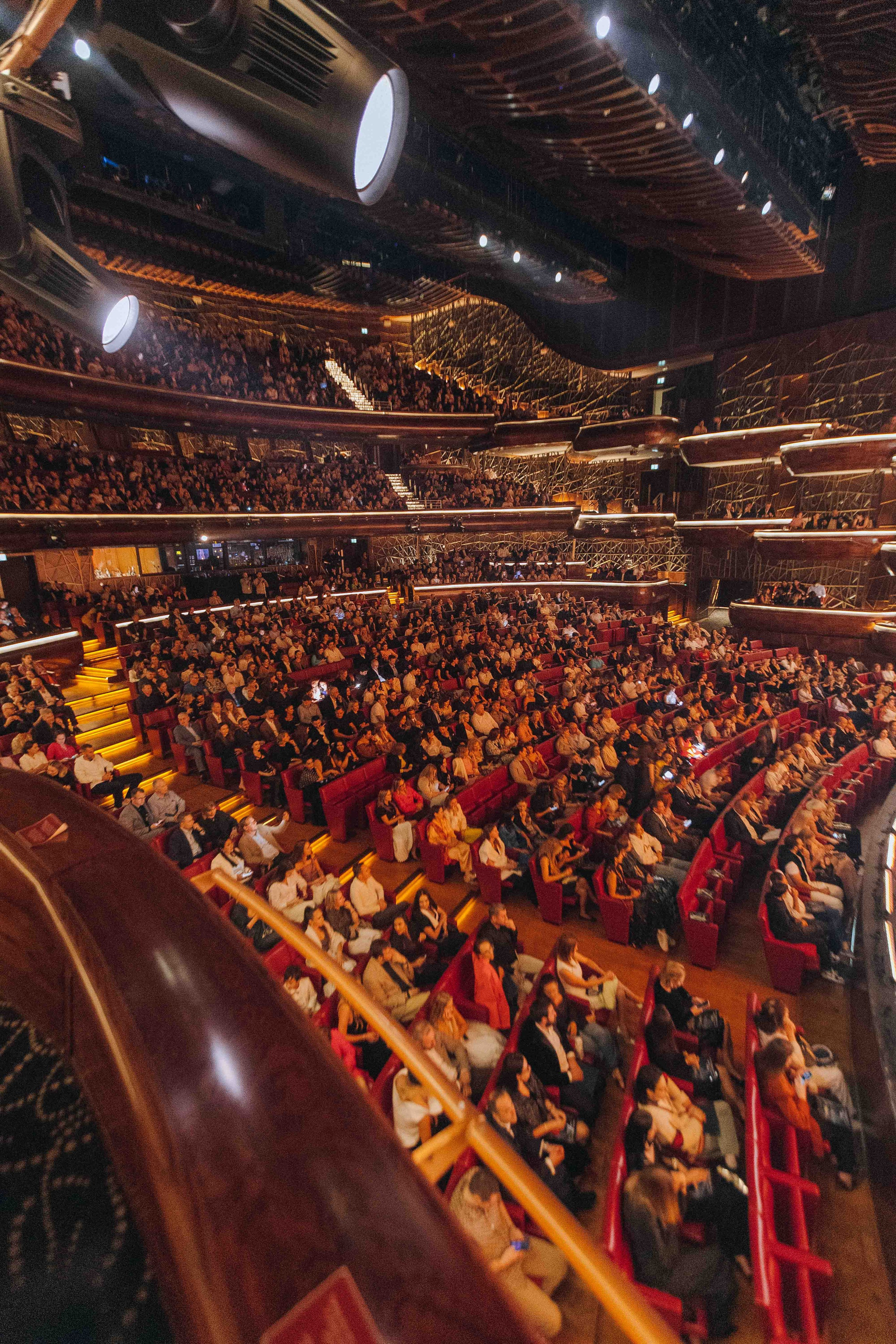 DUBAI OPERA. Wedding&Event photographer Ismail Rzayev in Baku