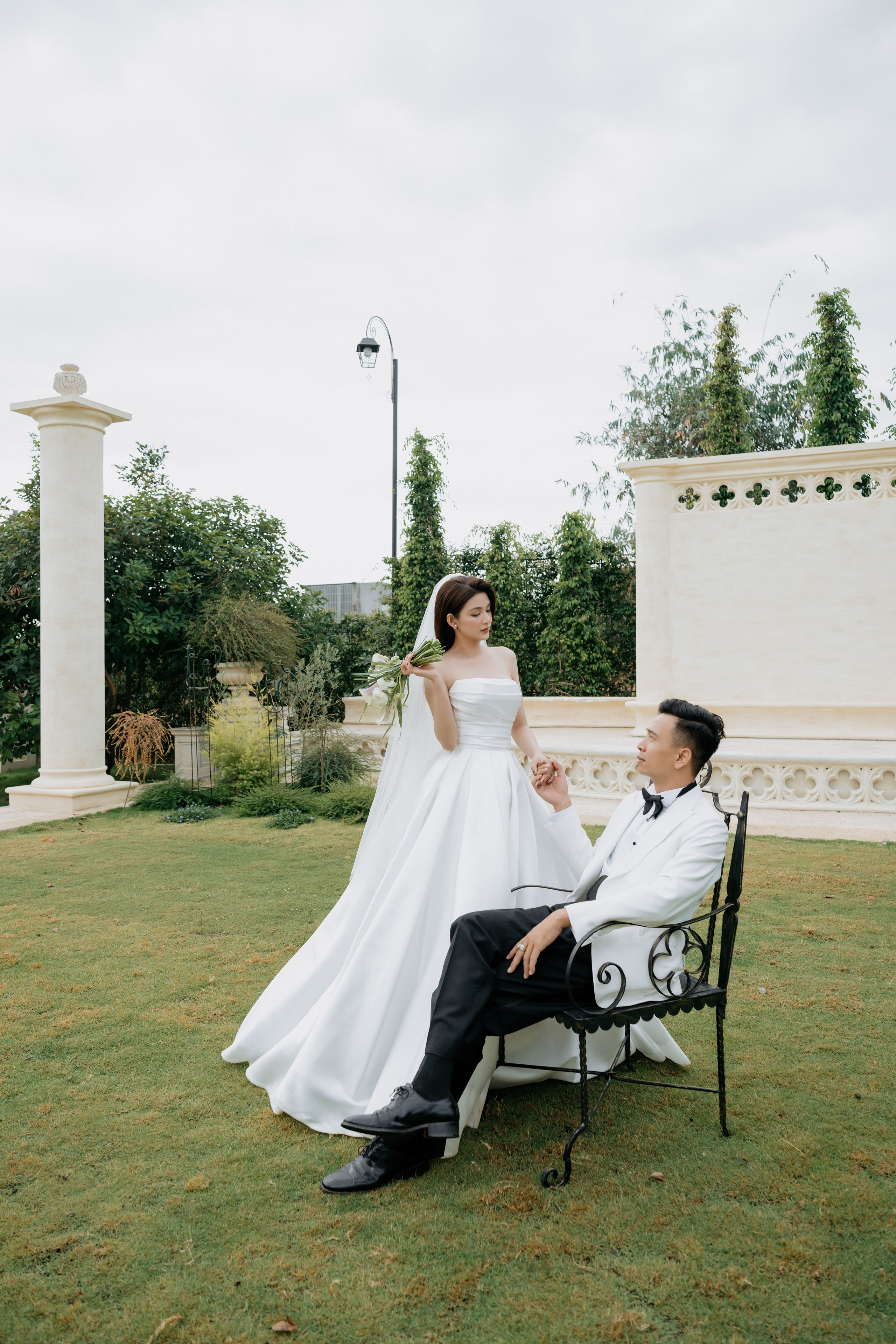 THU & NHU / An garden. Saigon Wedding Present | Art Beyond Moments