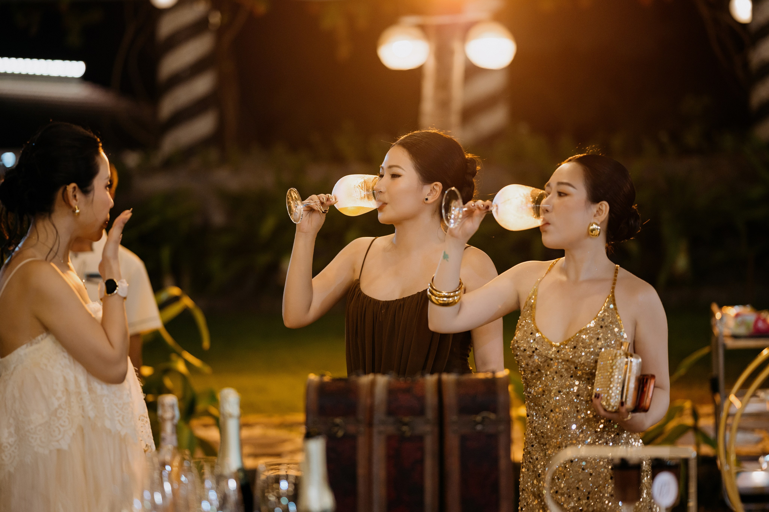 DIEU & THINH/Destination Wedding. Nhiếp ảnh gia đám cưới hàng đầu tại Thành Phố Hồ Chí Minh