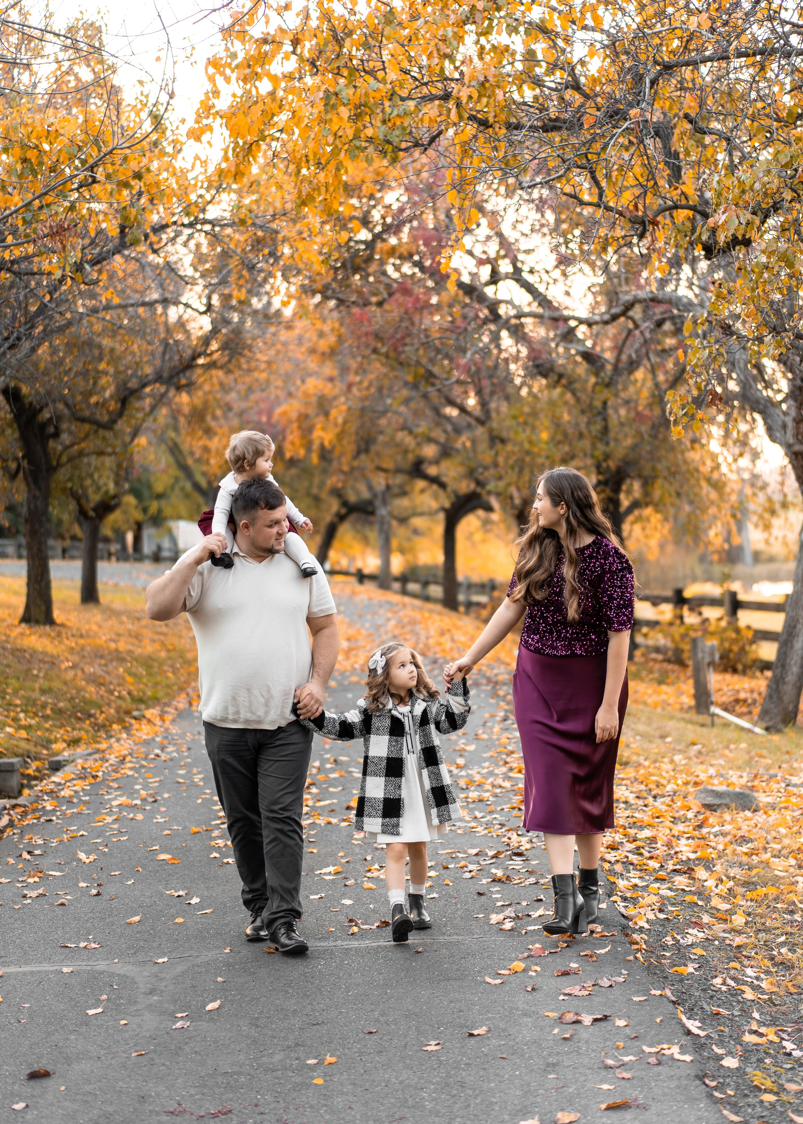 Klyushin family. Family photographer in Sacramento | Sofia Pavenko