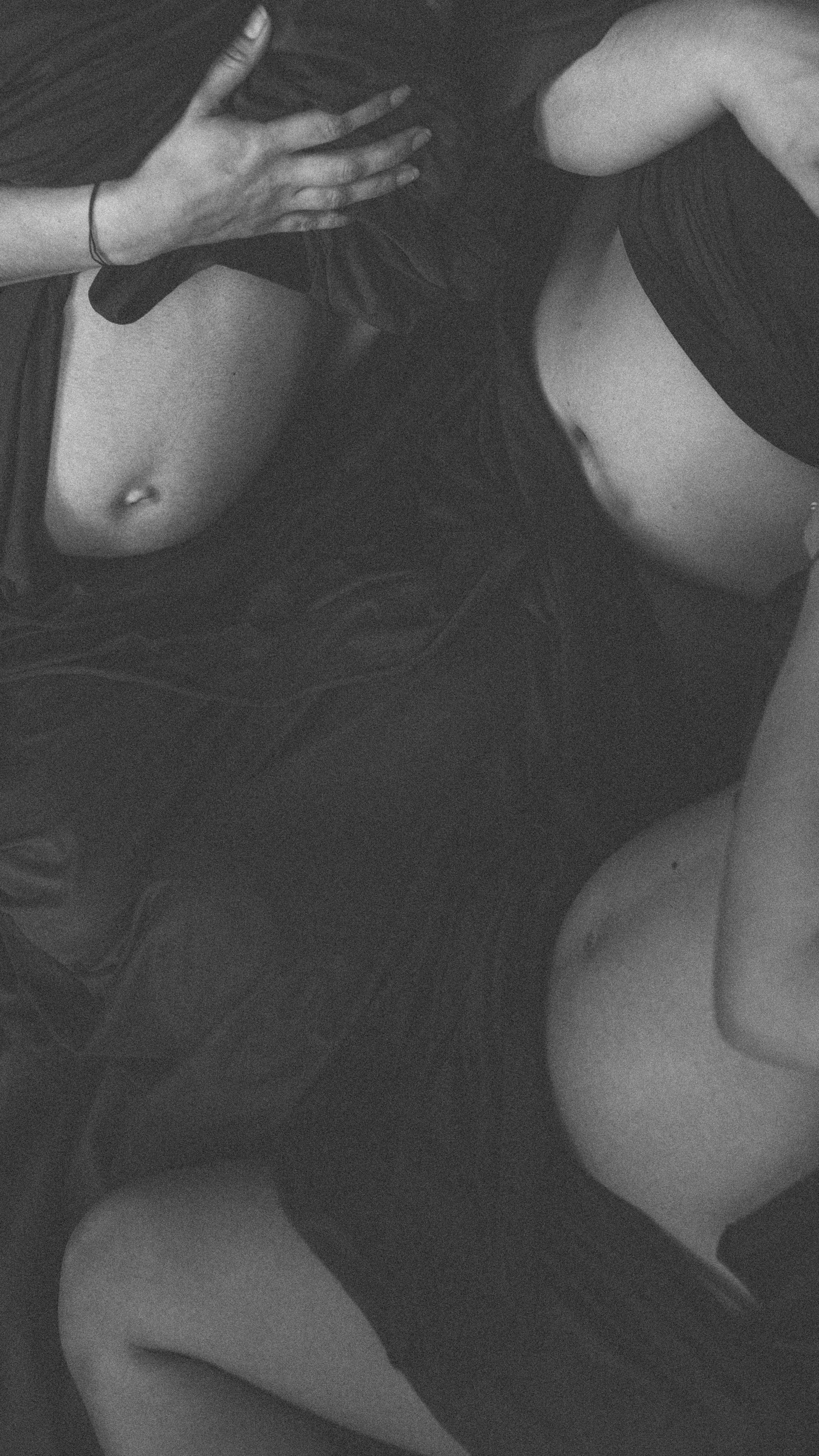 Maternitas in Flore: Celebrarea Maternității | Mădălina Beda. Madalina Beda- Artist vizual, fotograf, doula la nastere, consultant babywearing Brasov si in toata tara