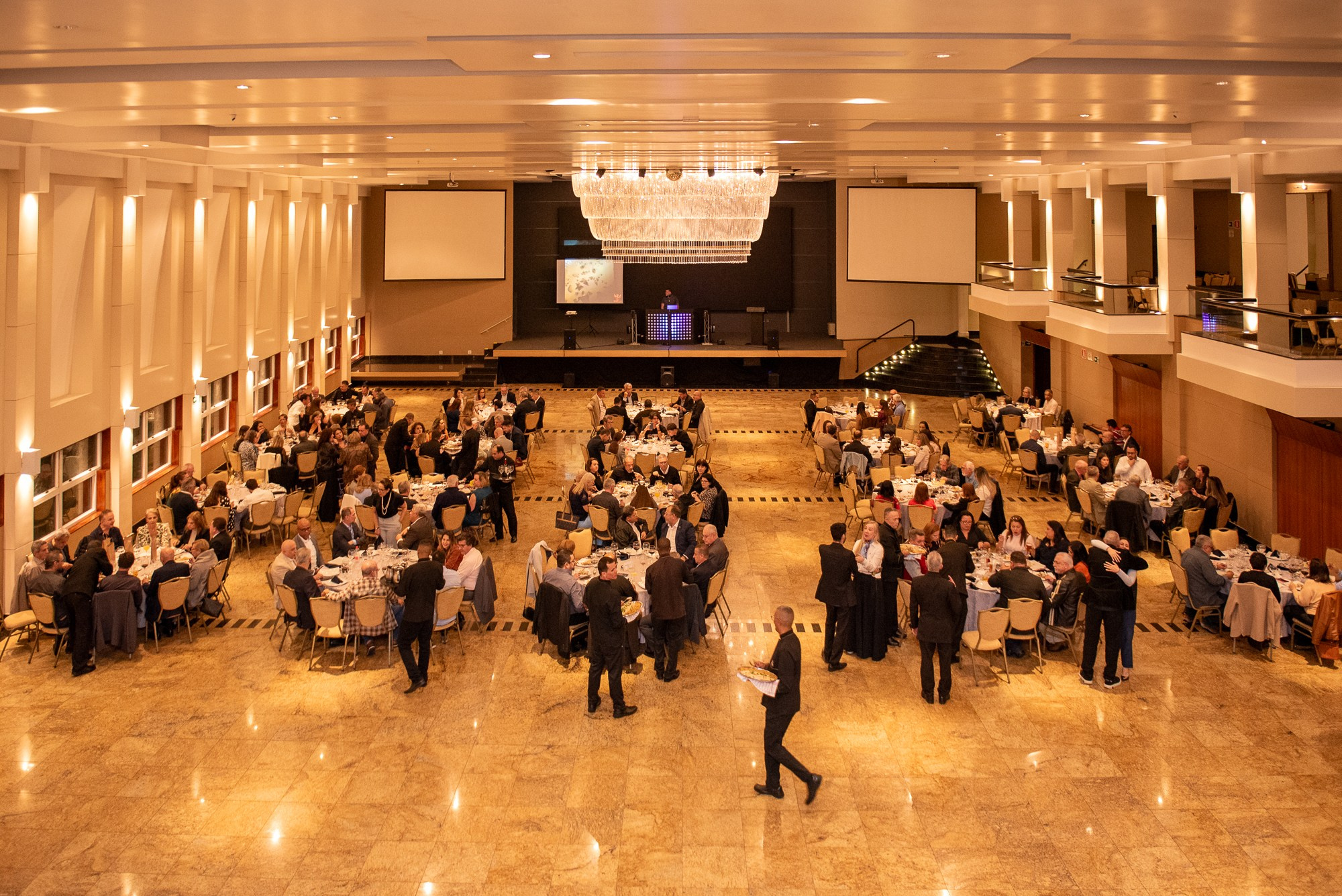 Clube dos Corretores de Seguros do ABC. 78 Imagens