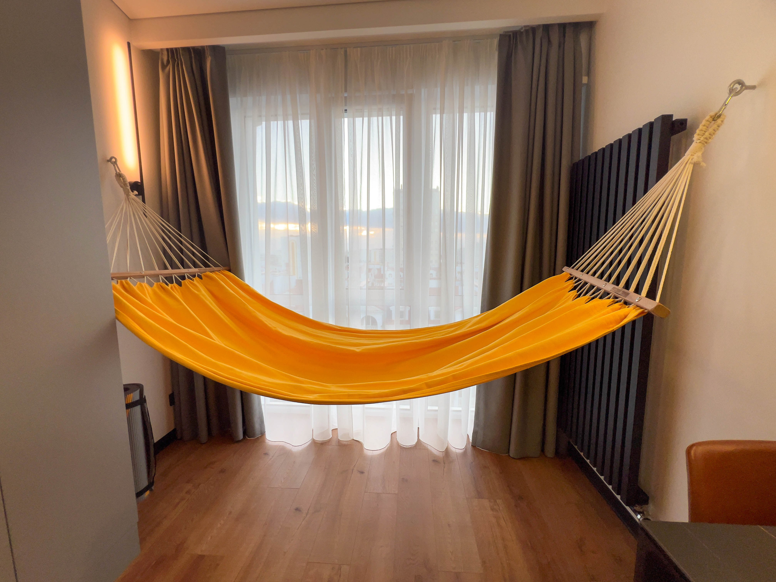 The apartment is on two levels. Fotograf Dmitrii Donets