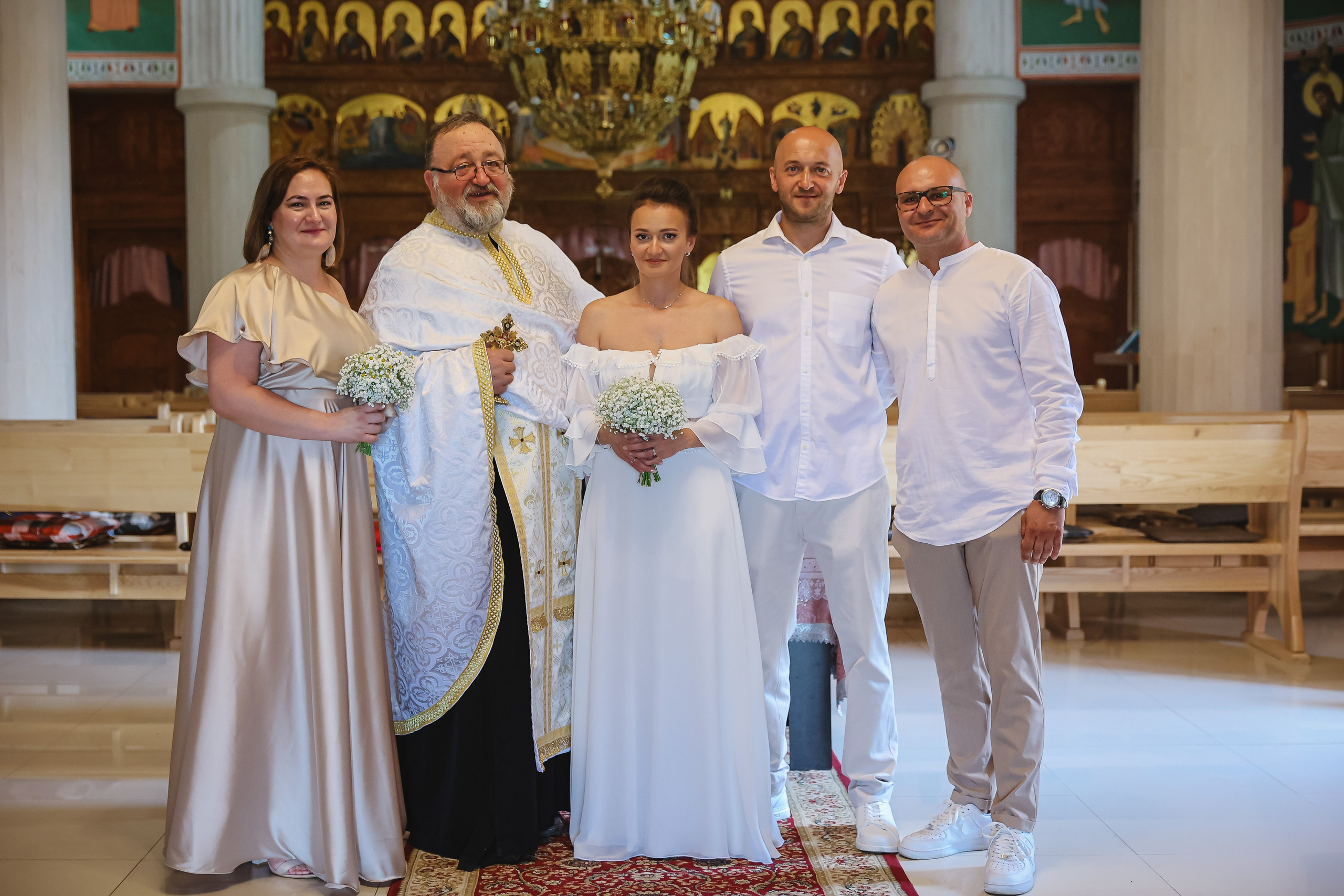 Nunta Cosmin și Simona de la La Moșu a fost exact genul de eveniment care demonstrează cât de frumoasă poate fi o nuntă în aer liber. Rares Bucur is a professional wedding photographer based in Cluj-Napoca, Romania, specializing in wedding photography