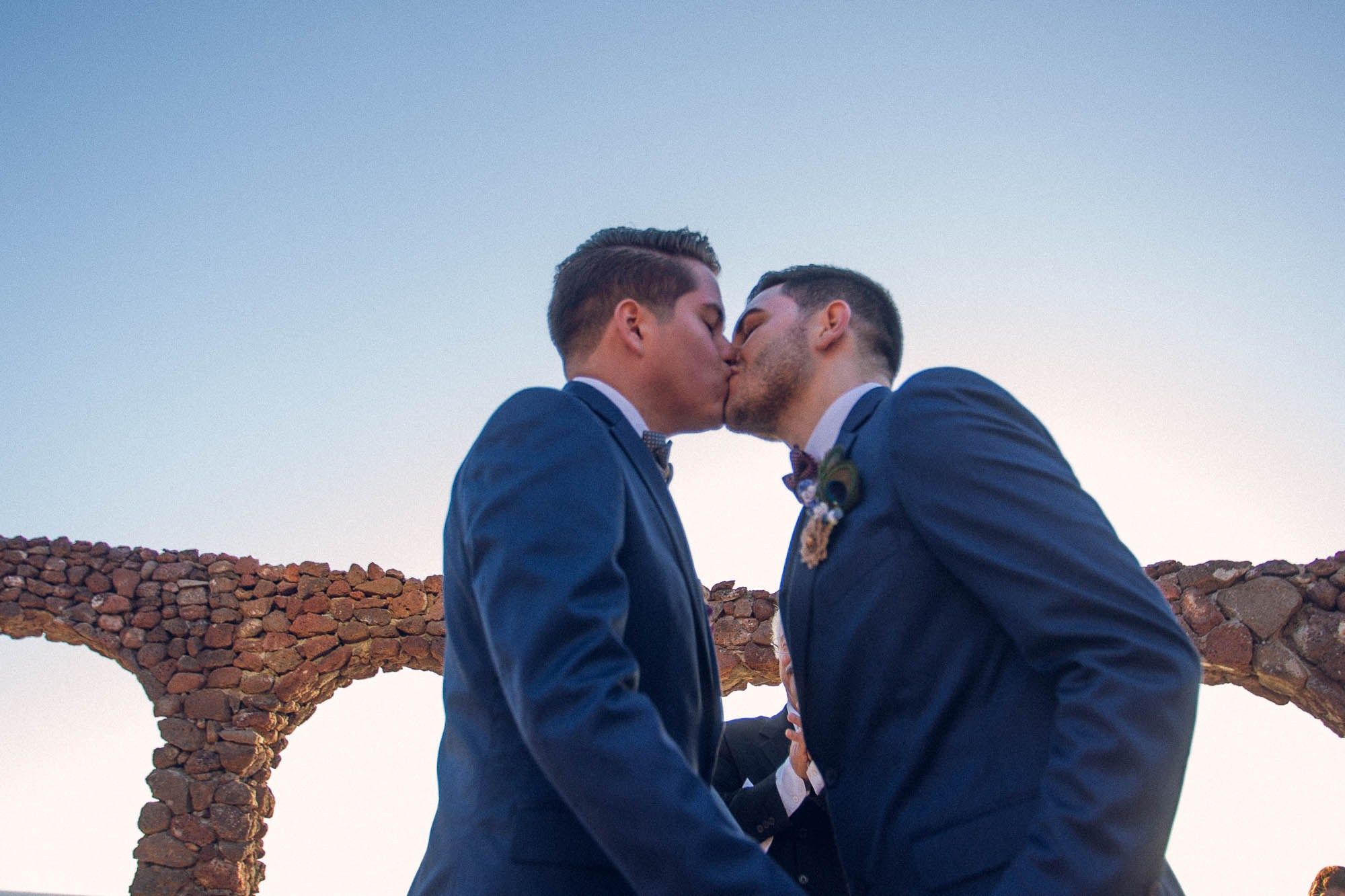 Two Grooms Valle de Guadalupe. Estudio de fotografia en Tijuana