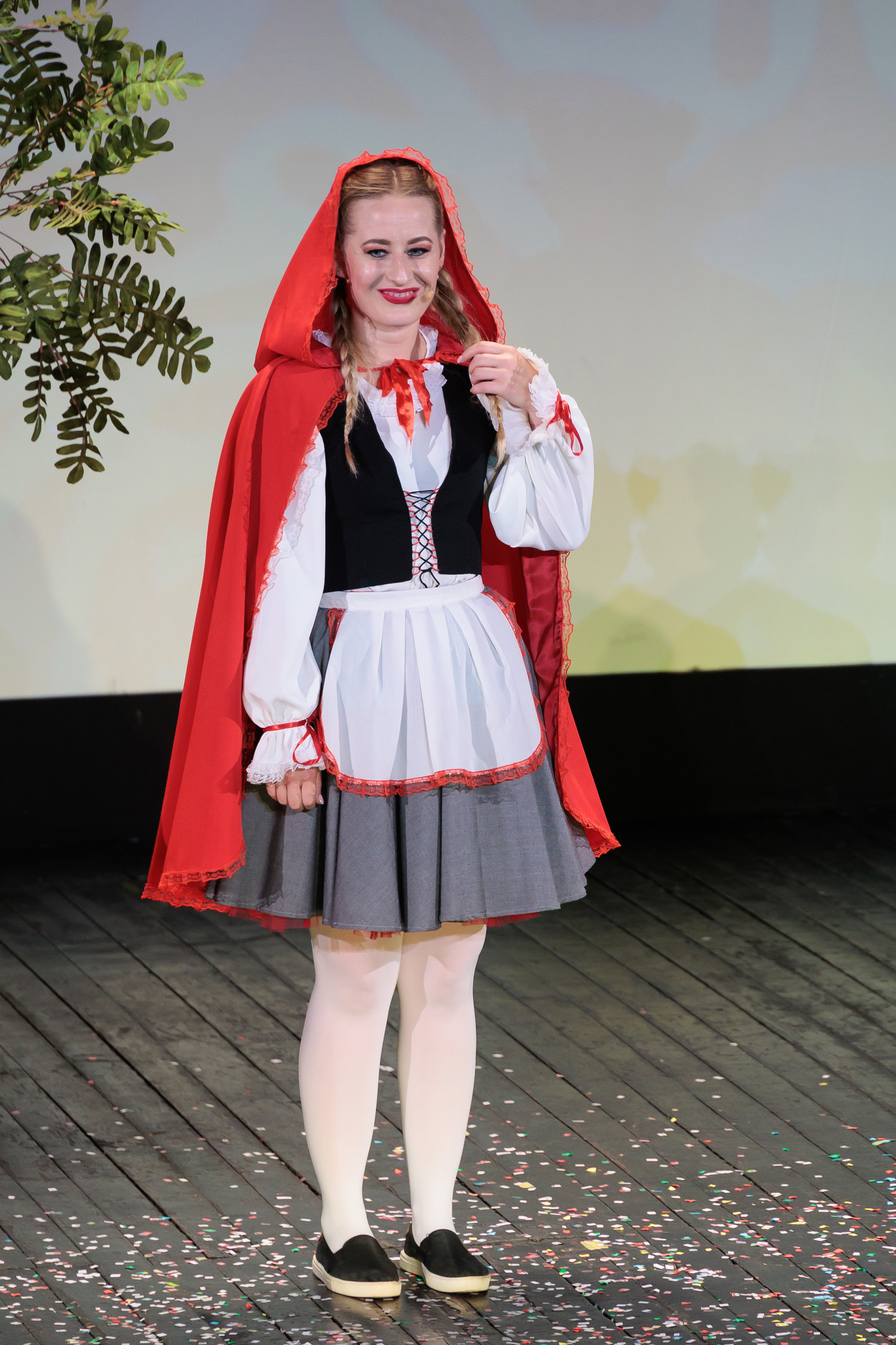 Clounella. Povestea Scufita rosie. ✔️ Фото Видео на свадьбы и крестины Молдова — Cinematic.md