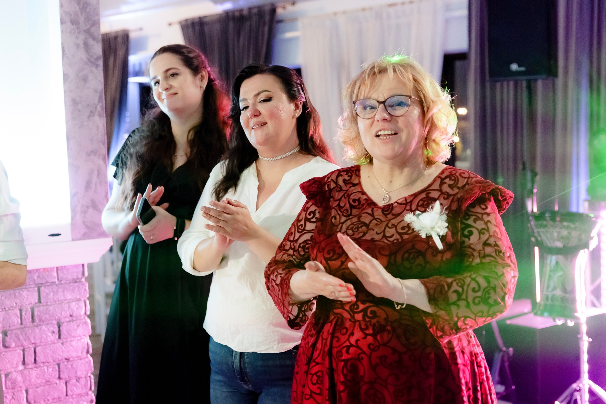 Ioana & Ionuț | Nuntă de poveste la Păstrăvăria Poiana din Mălini județul Suceava. Servicii foto-video profesionale, pentru momente de neuitat