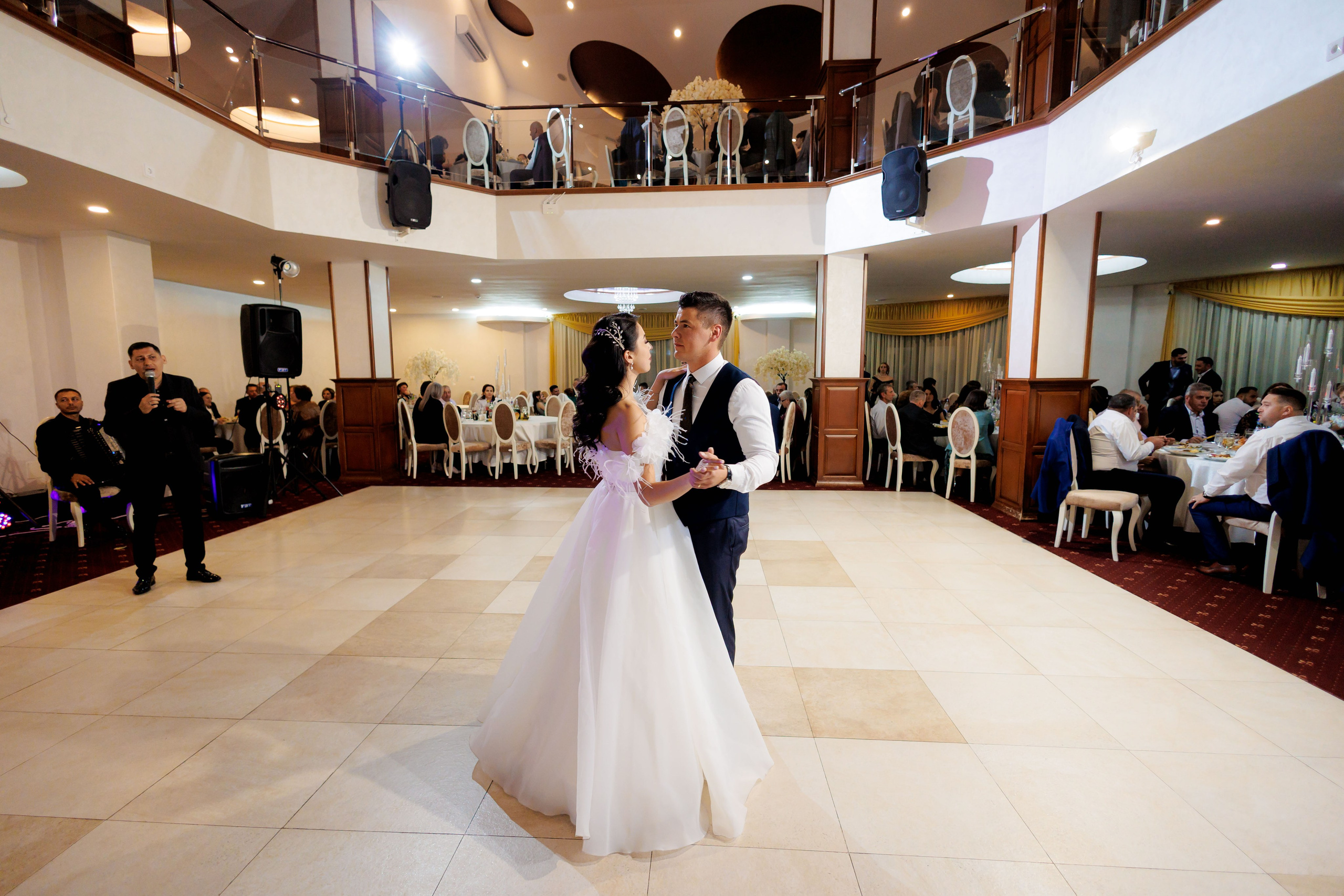 Loredana & Emilian – Ziua Nunții | Videografie - fotografie Botez Suceava, Iași, Botoșani. Servicii foto-video profesionale, pentru momente de neuitat