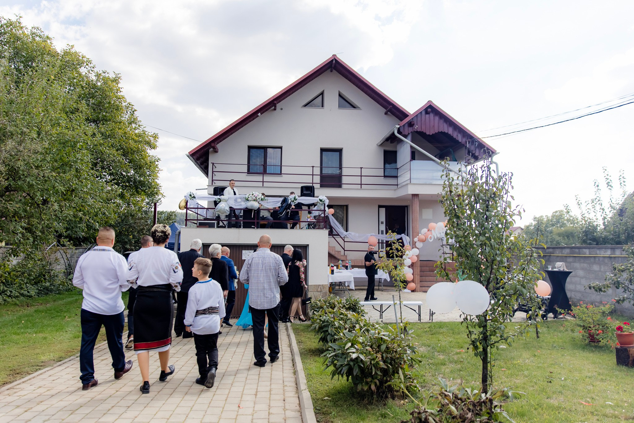 Mihai & Oana. Servicii foto-video profesionale, pentru momente de neuitat