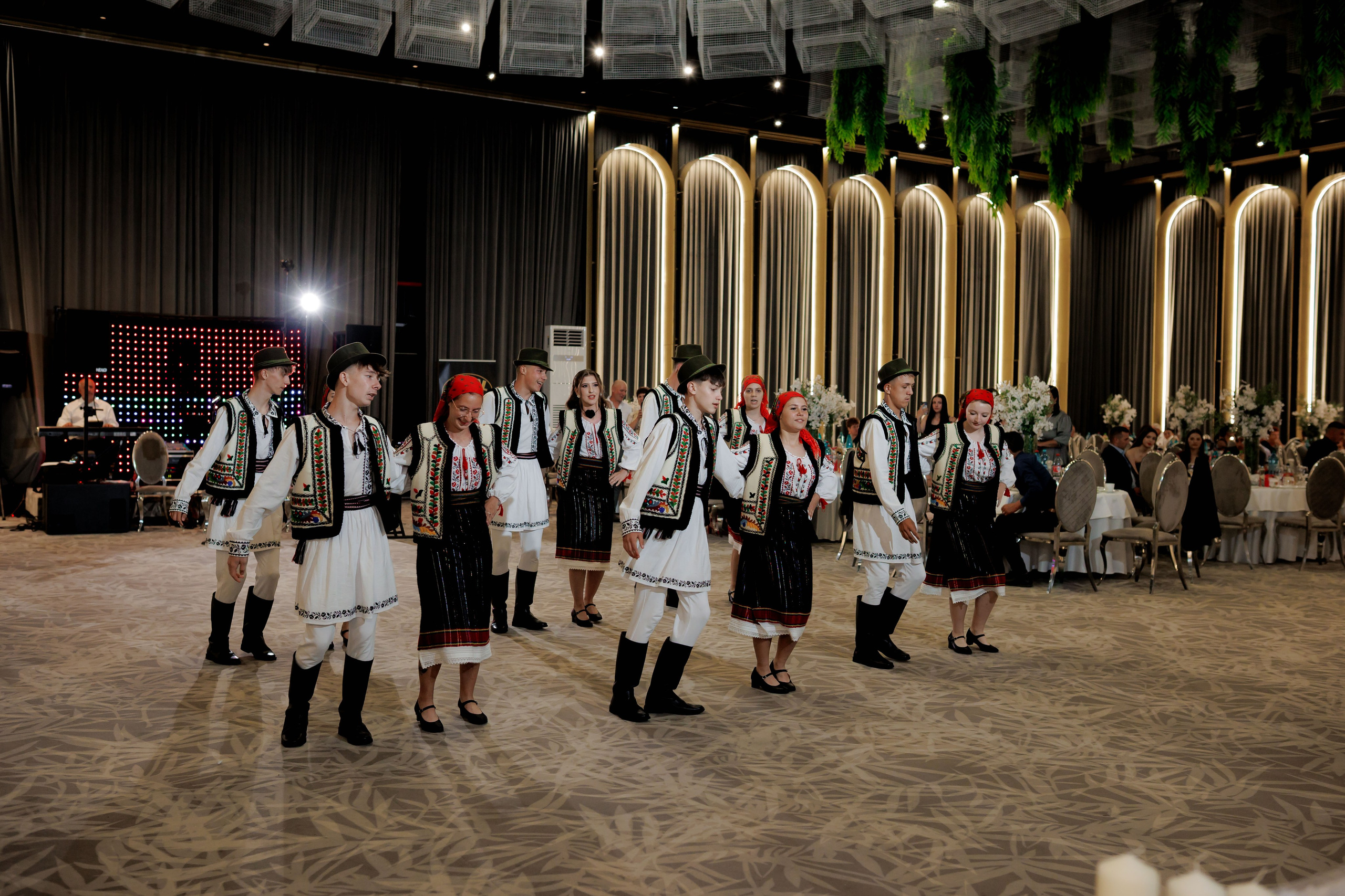 Nunta Nicoleta & Răzvan | Fotografie & Videografie Profesională. Servicii foto-video profesionale, pentru momente de neuitat