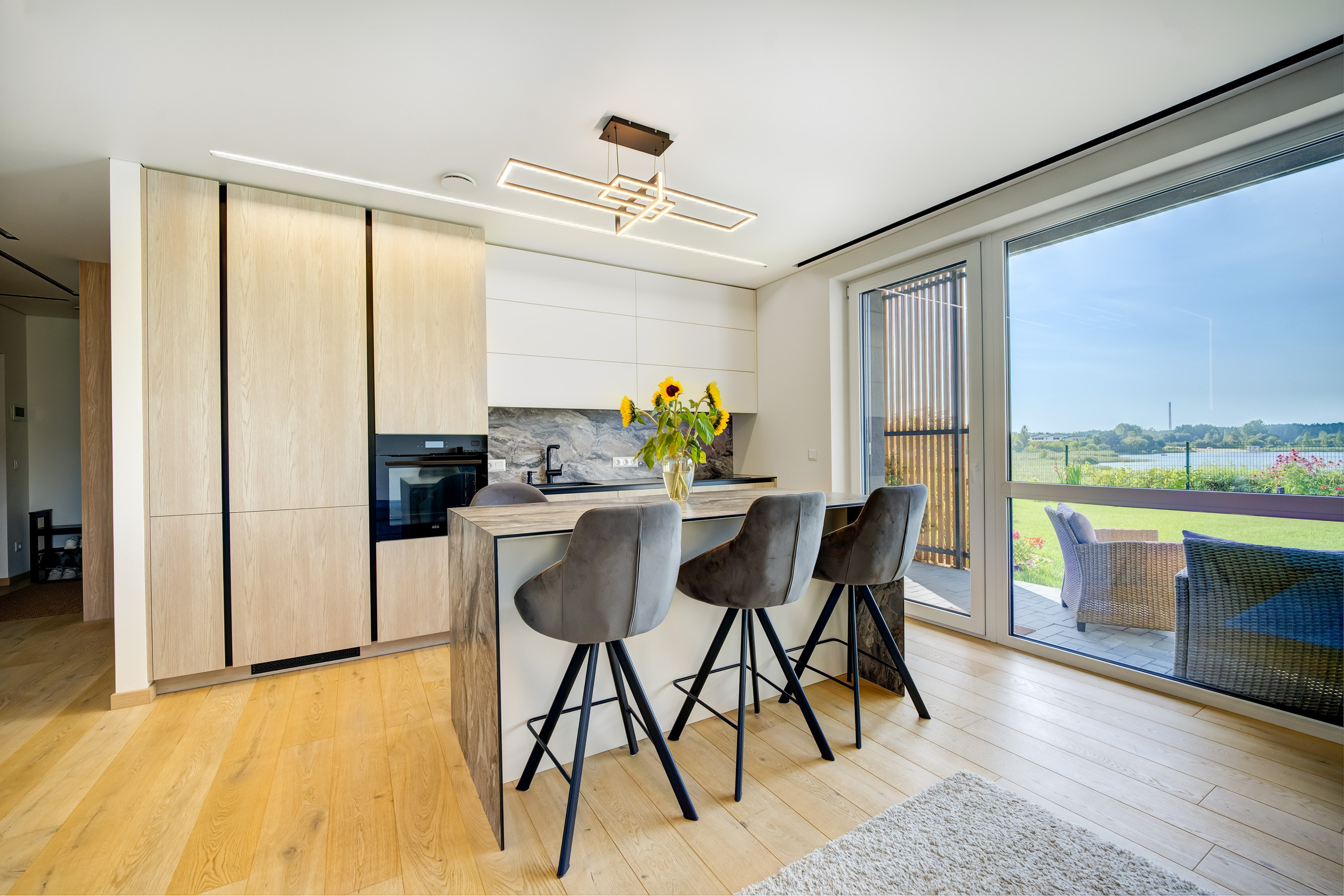 Gilužio g. 49, 2k. butas prie ežero. Elina Sapiega fotografė Vilniuje