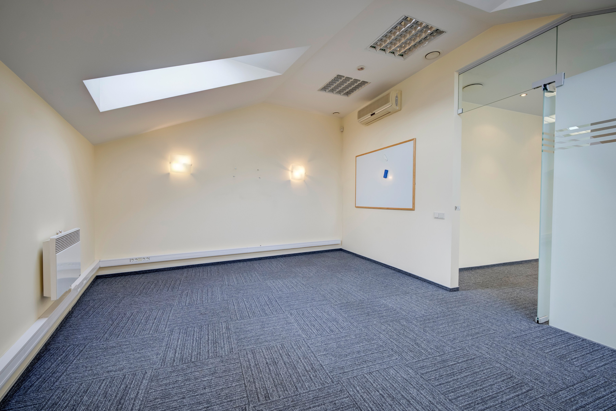 Kėstučio g. 30, komerc. patalpos. Elina Sapiega fotografė Vilniuje