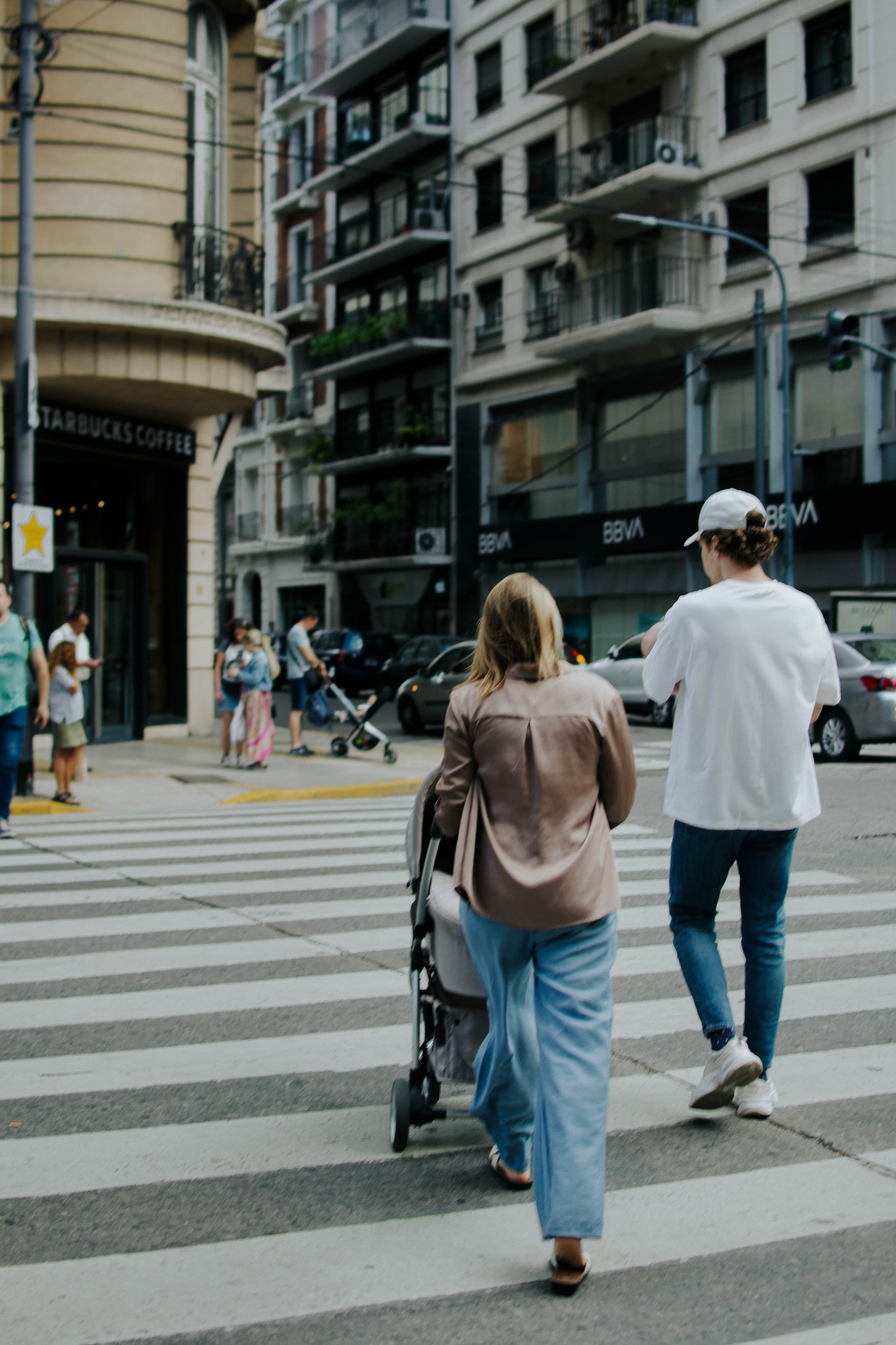 The little one and his parents. Buenos Aires. Photography. Photographer @elmirkami in the city of Buenos Aires