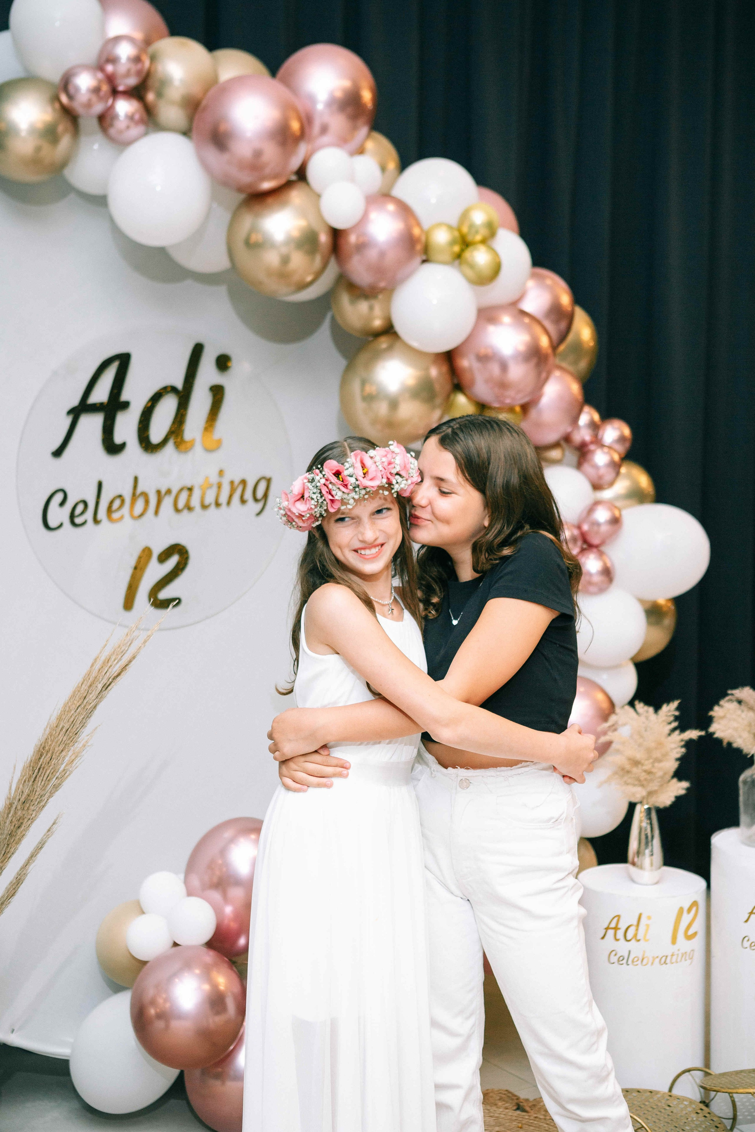 PARTY WITH FRIENDS. Https://shi-photo.com/