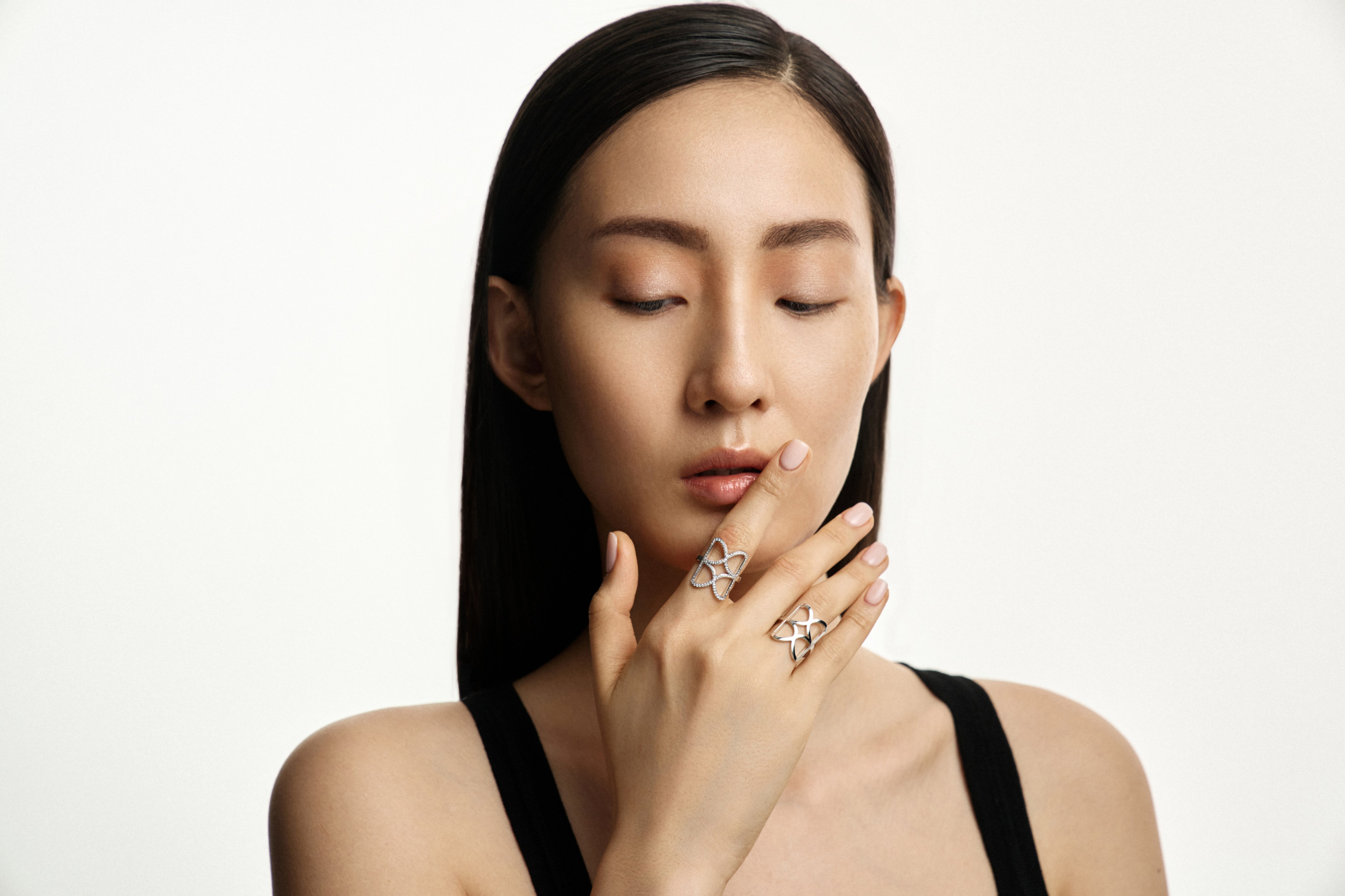 E-COMMERCE JEWELRY. Dubai photographer Anastasiia.dxb — portrait, fashion and brand photoshoots. Professional photographer for personal and commercial projects