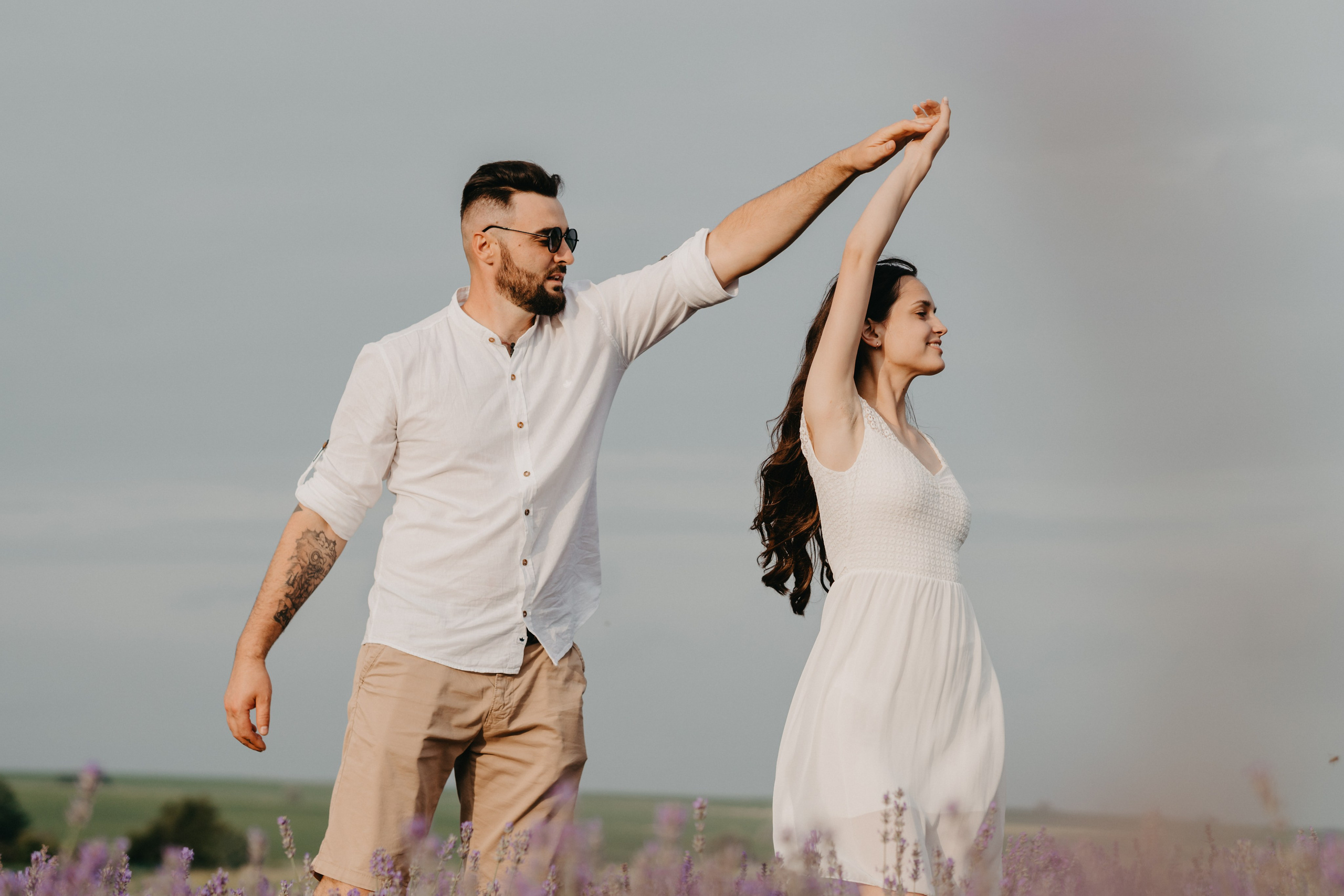 Hand in Hand. Fotograf Katowice – sesje indywidualne, rodzinne, ślubne