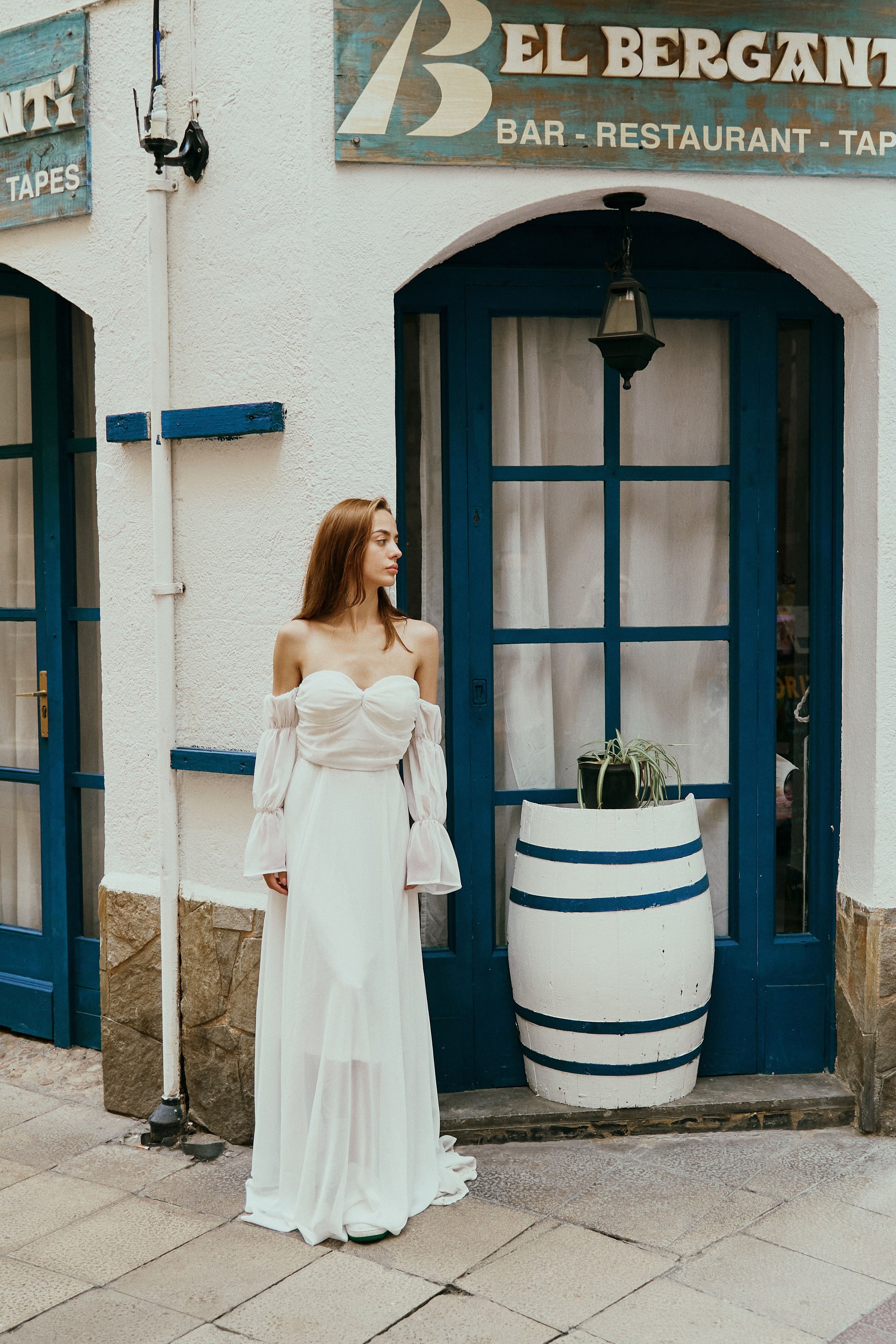 The runaway bride. Photographer in Barcelona Spain Zhanna Zakharchenko