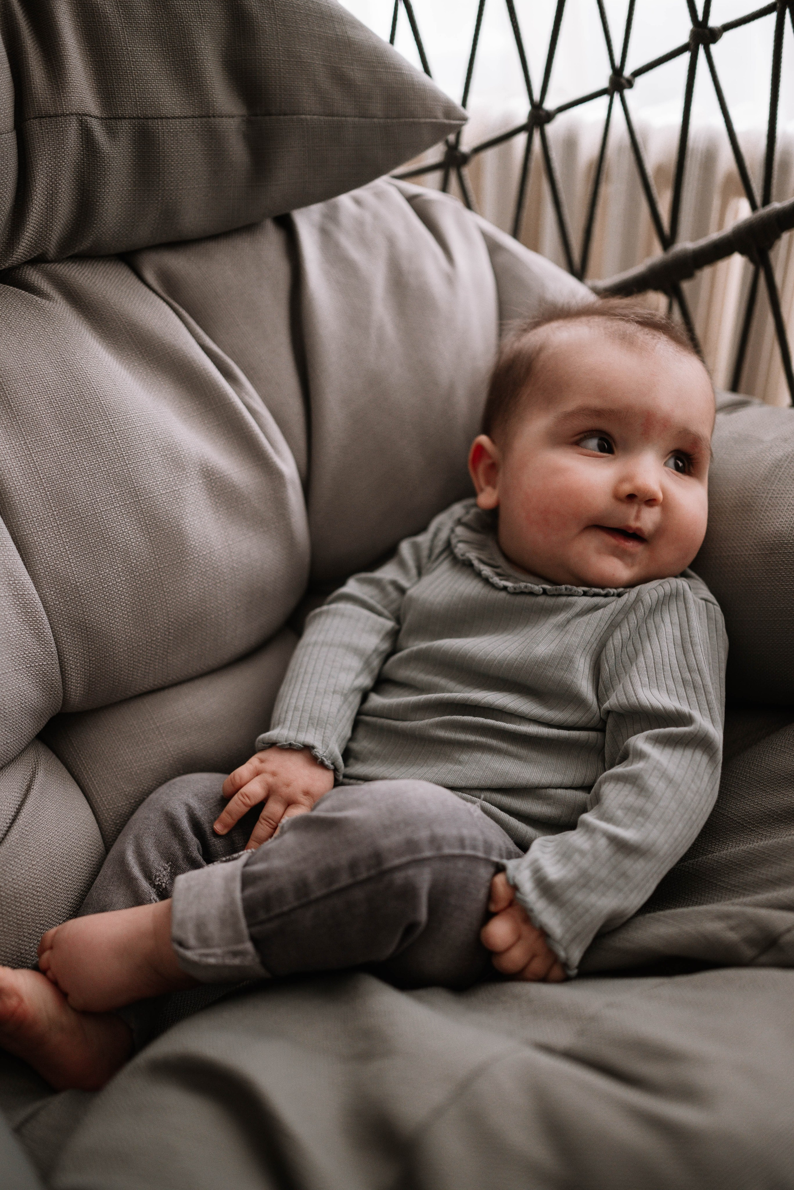 Lana - fotografisanje bebe kod kuće. Dečiji i porodični fotograf